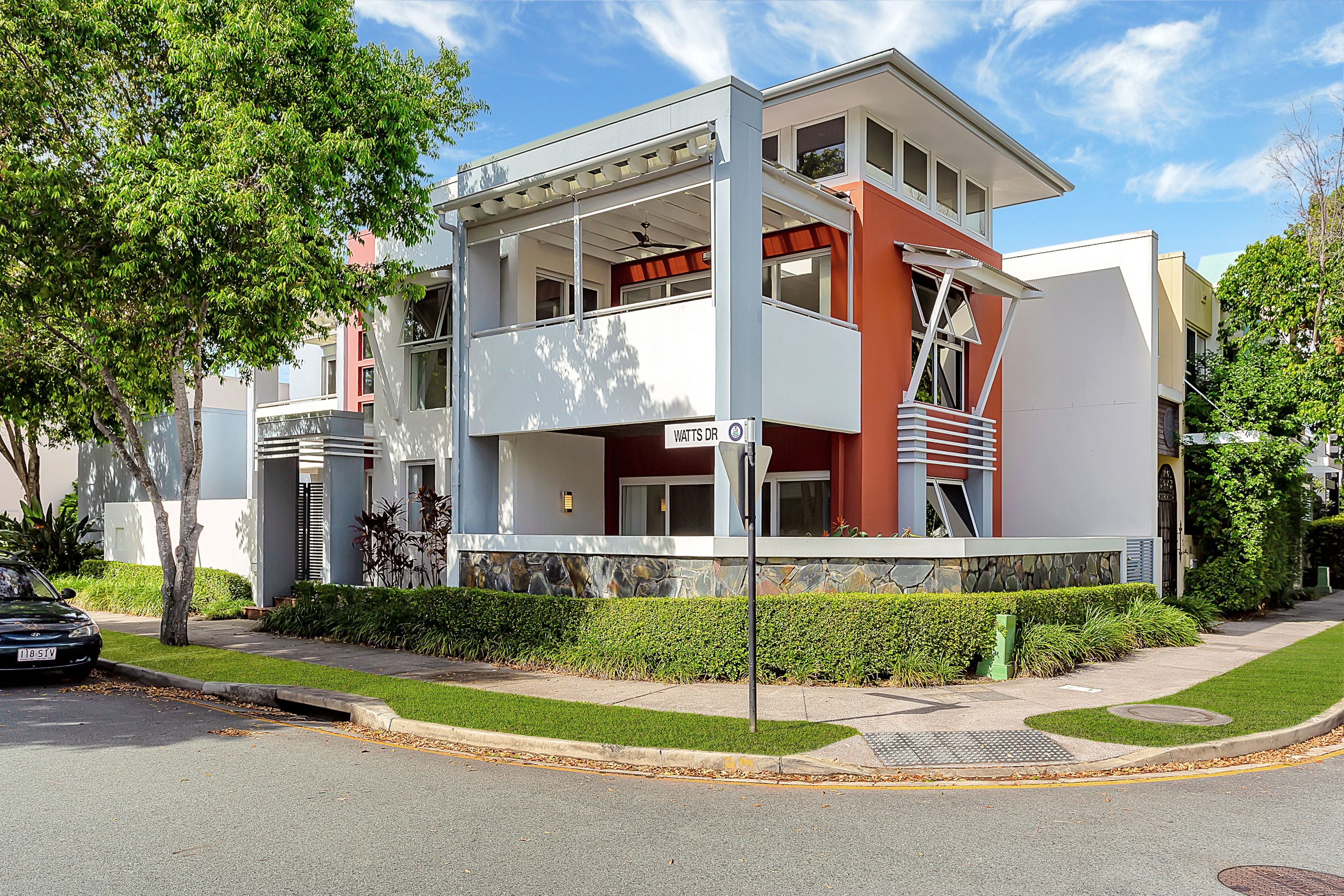 1 Watts Drive, Varsity Lakes QLD 4227