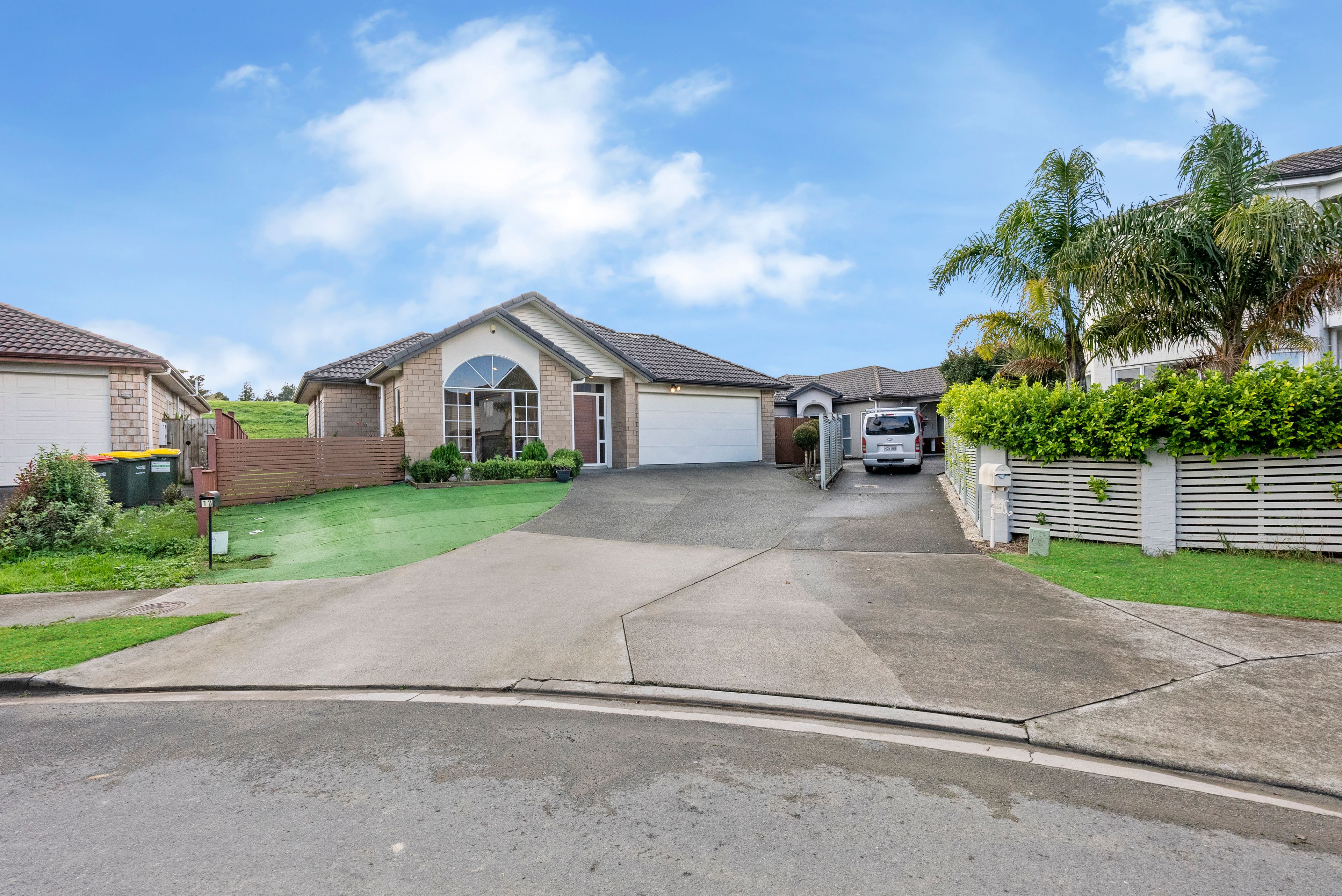 17 Stamford Crescent, Flat Bush, Manukau City