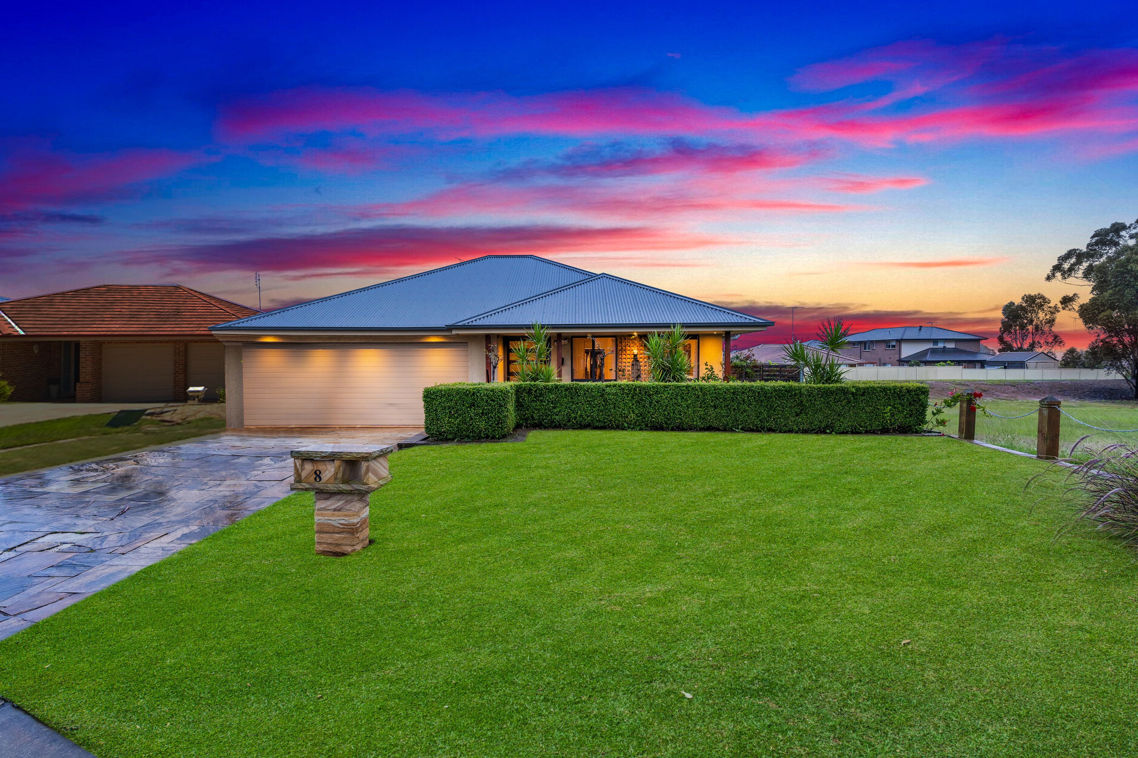 8 Border Close, Elderslie NSW 2570