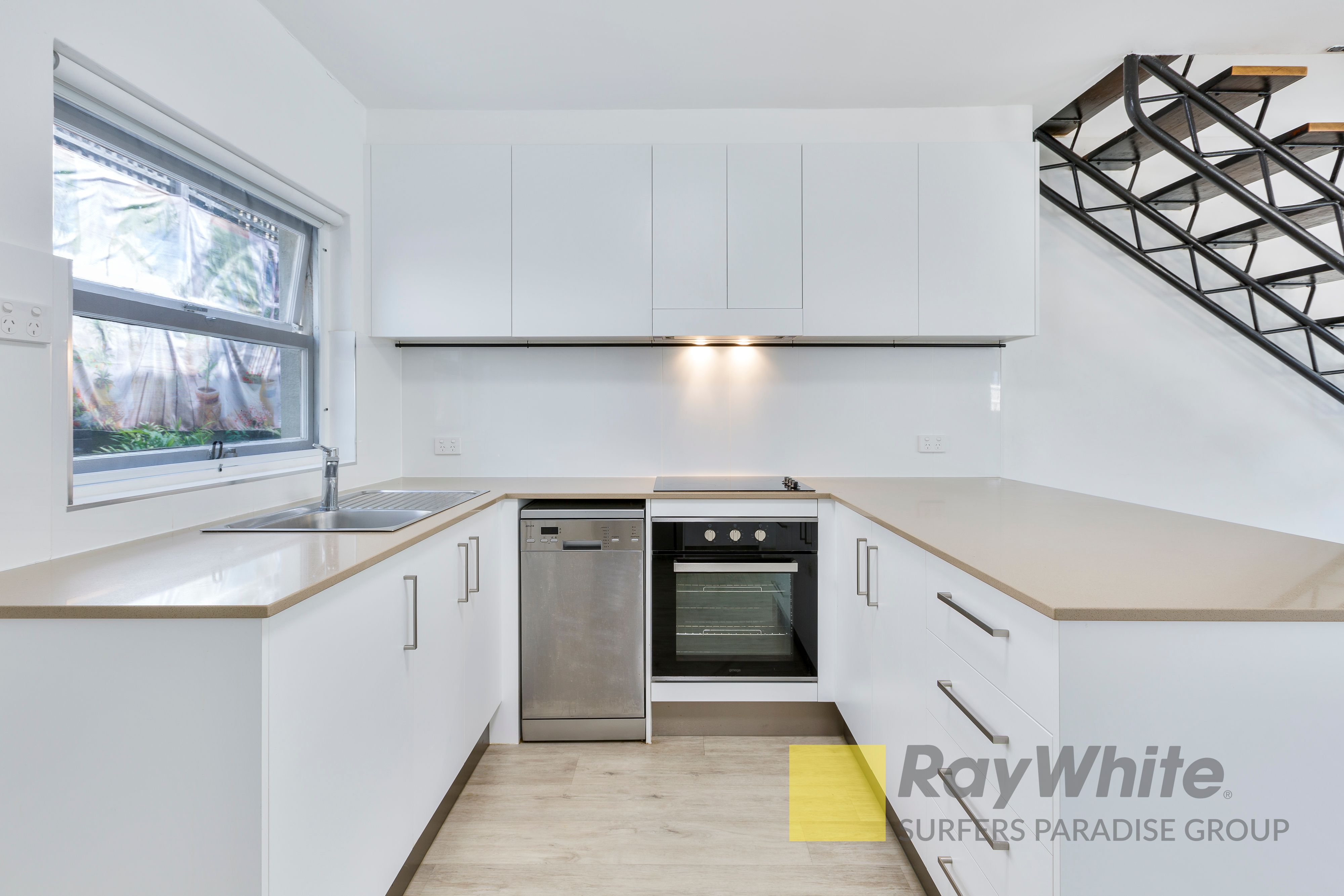 1/30 Leonard Avenue, Surfers Paradise, QLD 4217