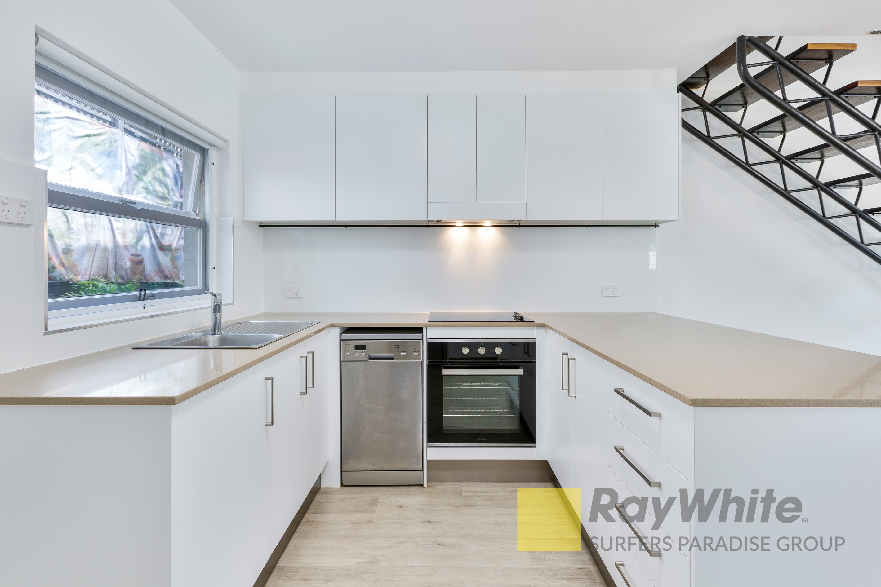 1/30 Leonard Avenue, Surfers Paradise, QLD 4217