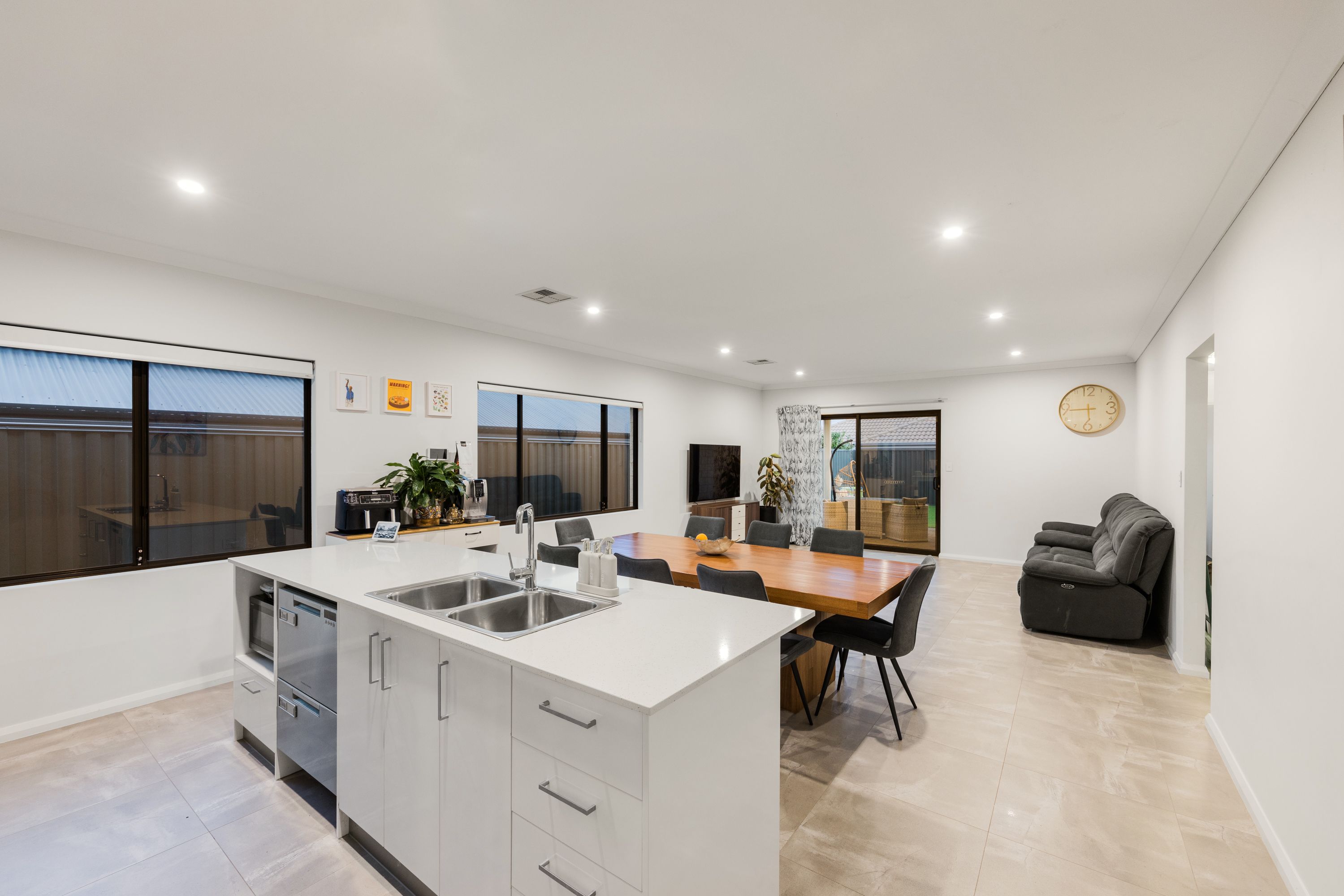 111 Turquoise Boulevard — photo 4 of 15