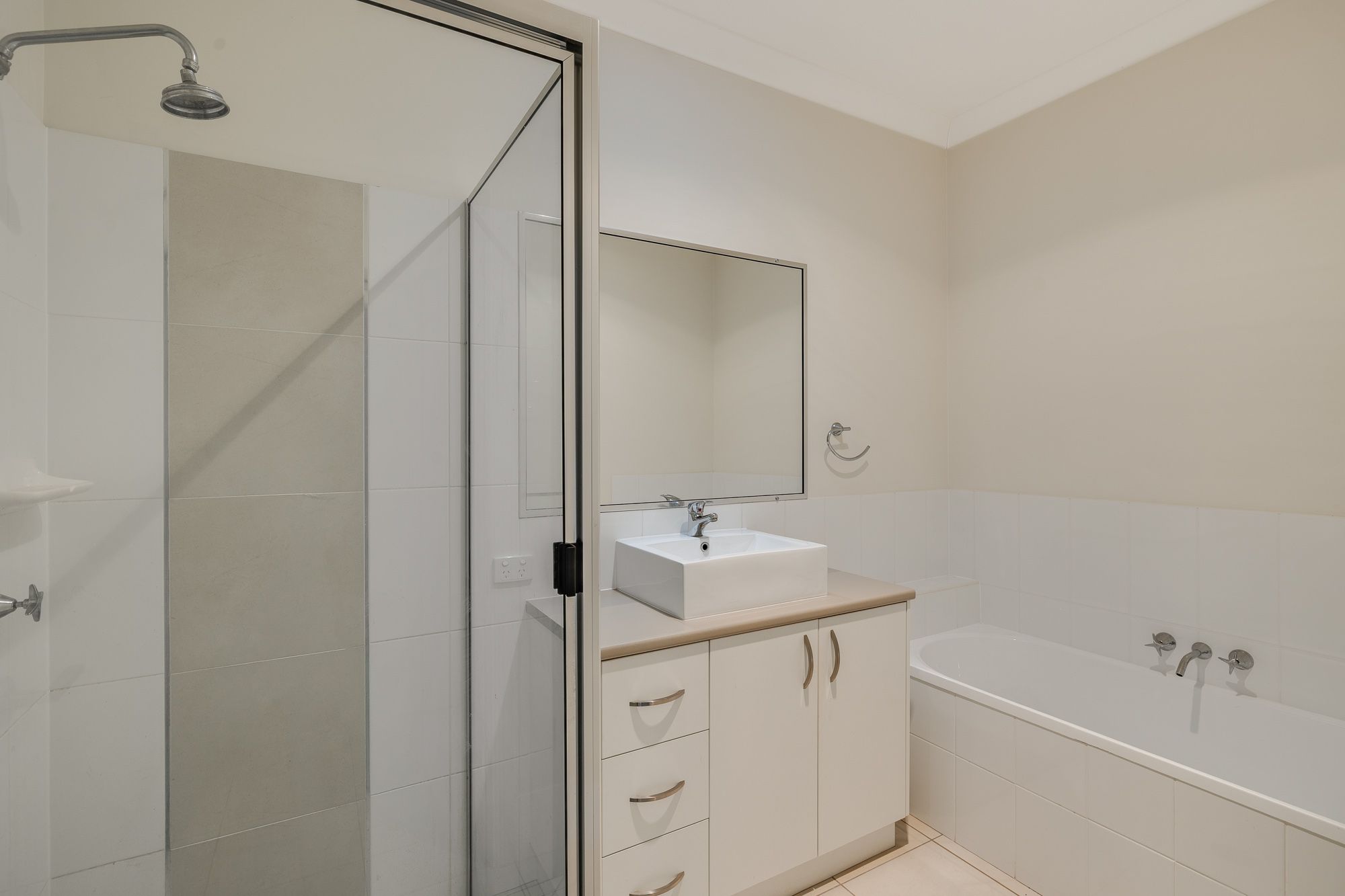 2/13 Campbell Drive — photo 9 of 10