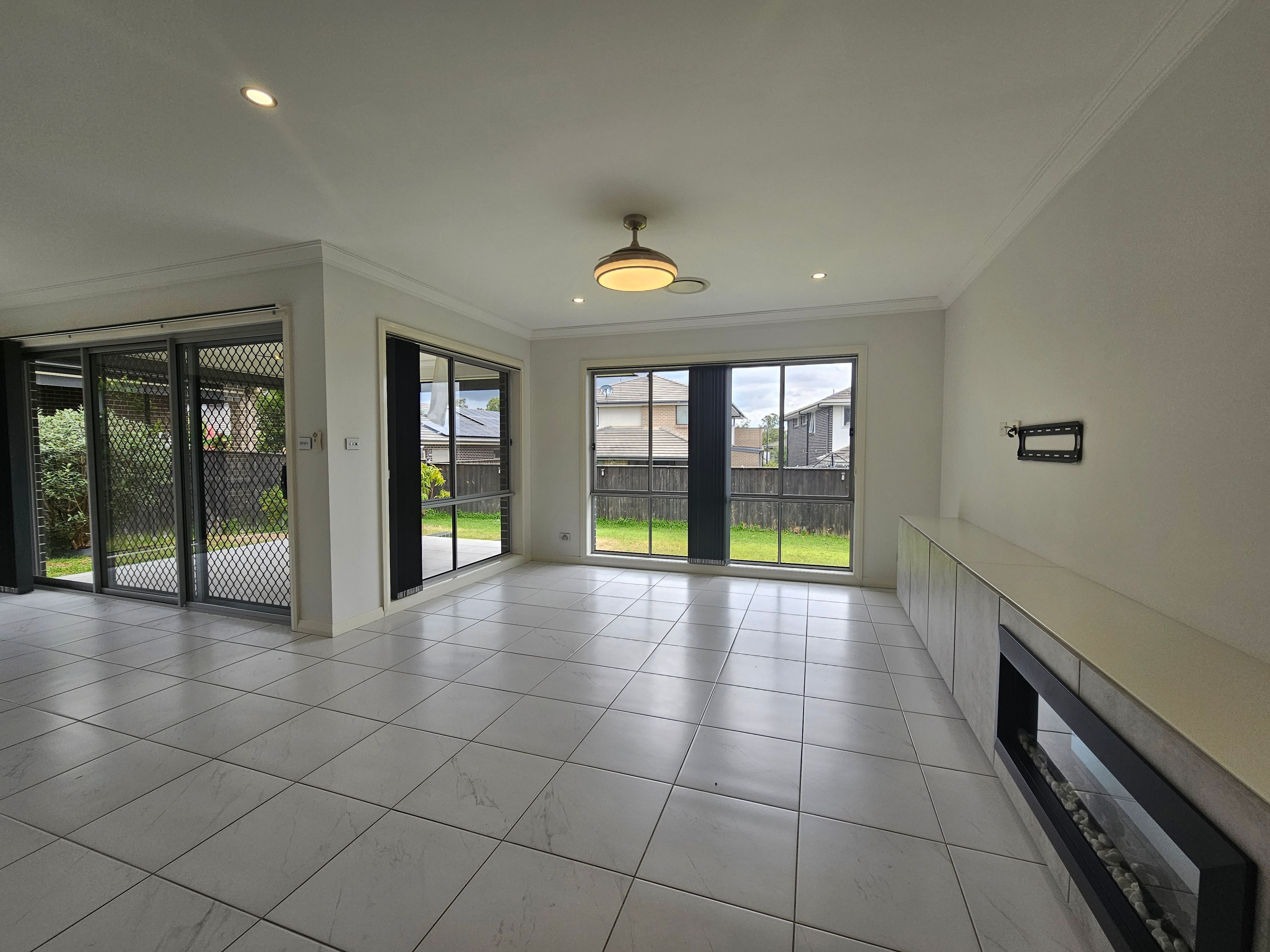 193 STONECUTTERS Drive, Colebee, NSW 2761