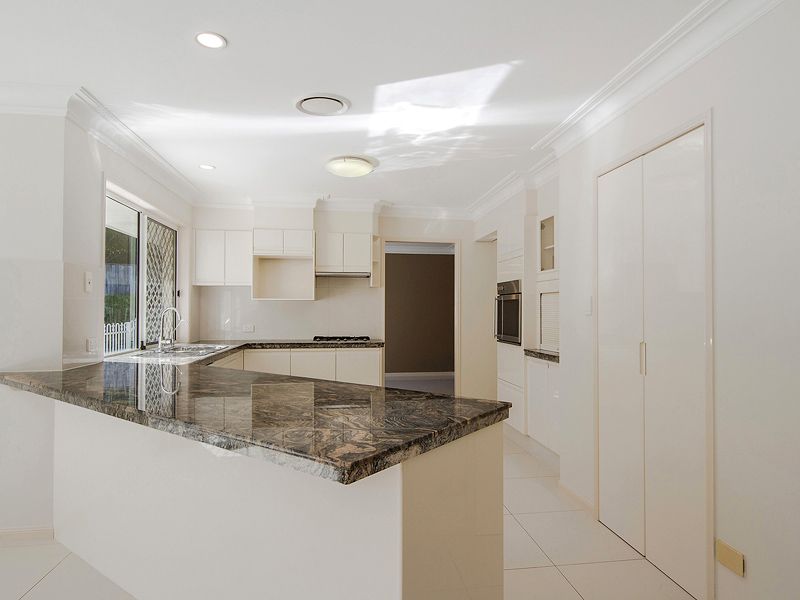 24 Collingwood Avenue — photo 6 of 15