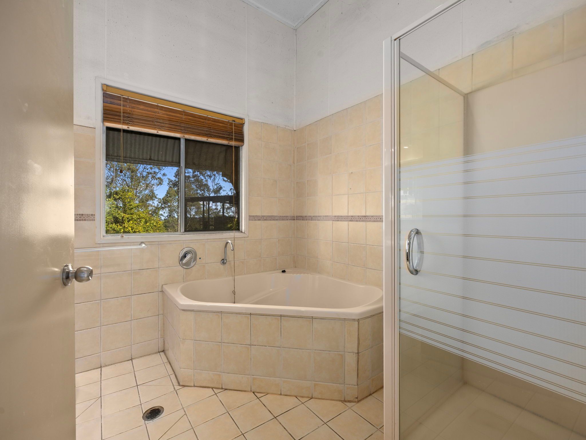 156 Cambridge Drive — photo 16 of 28
