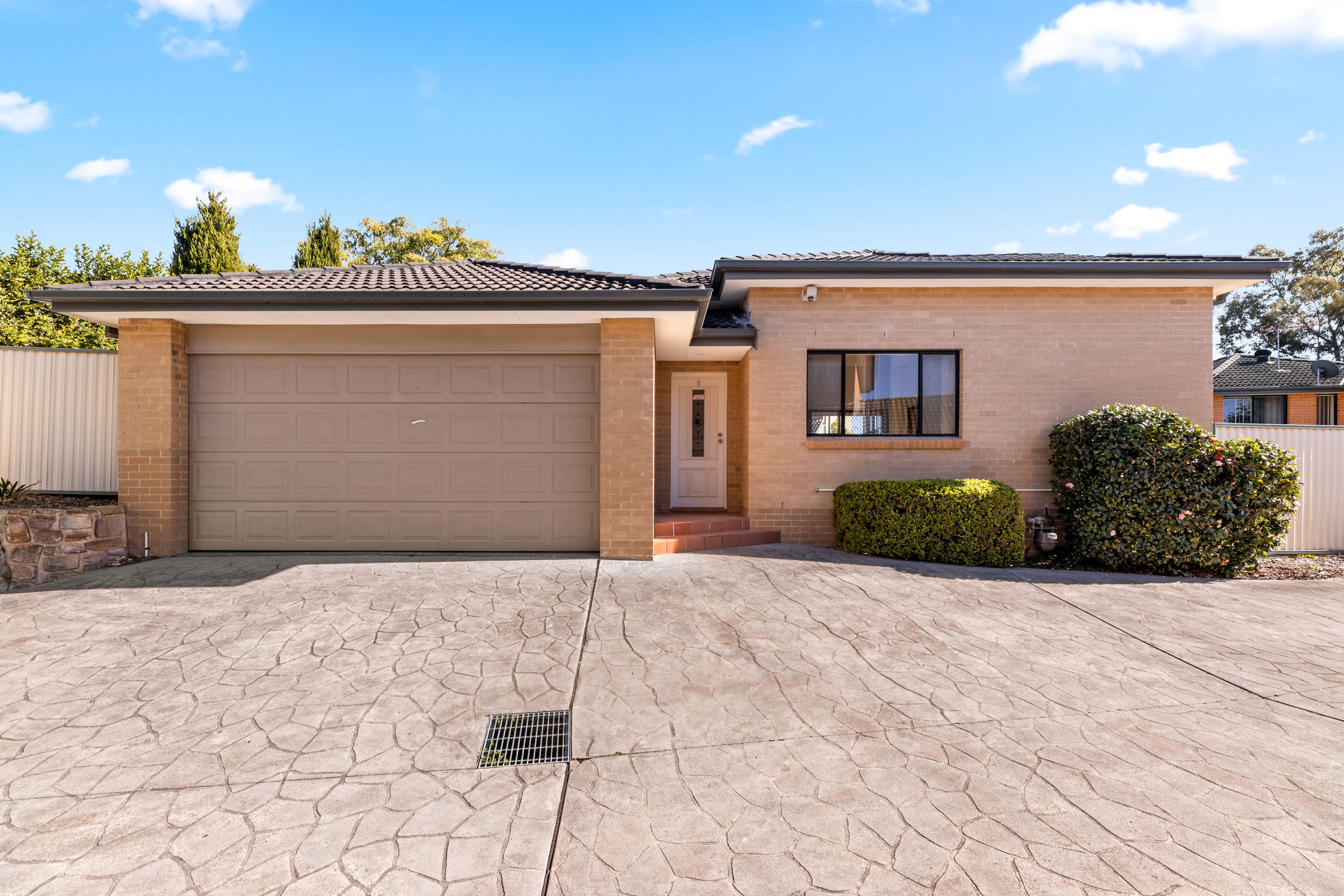 6-8 Bataan Close, Illawong NSW 2234