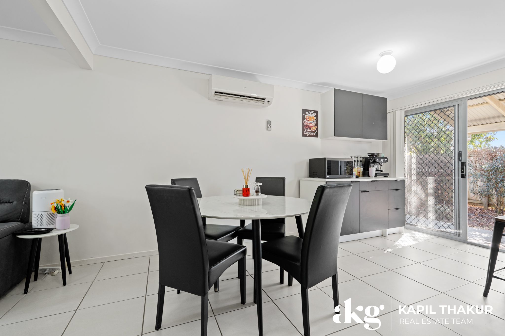 23/6-44 Clearwater Street — photo 6 of 18