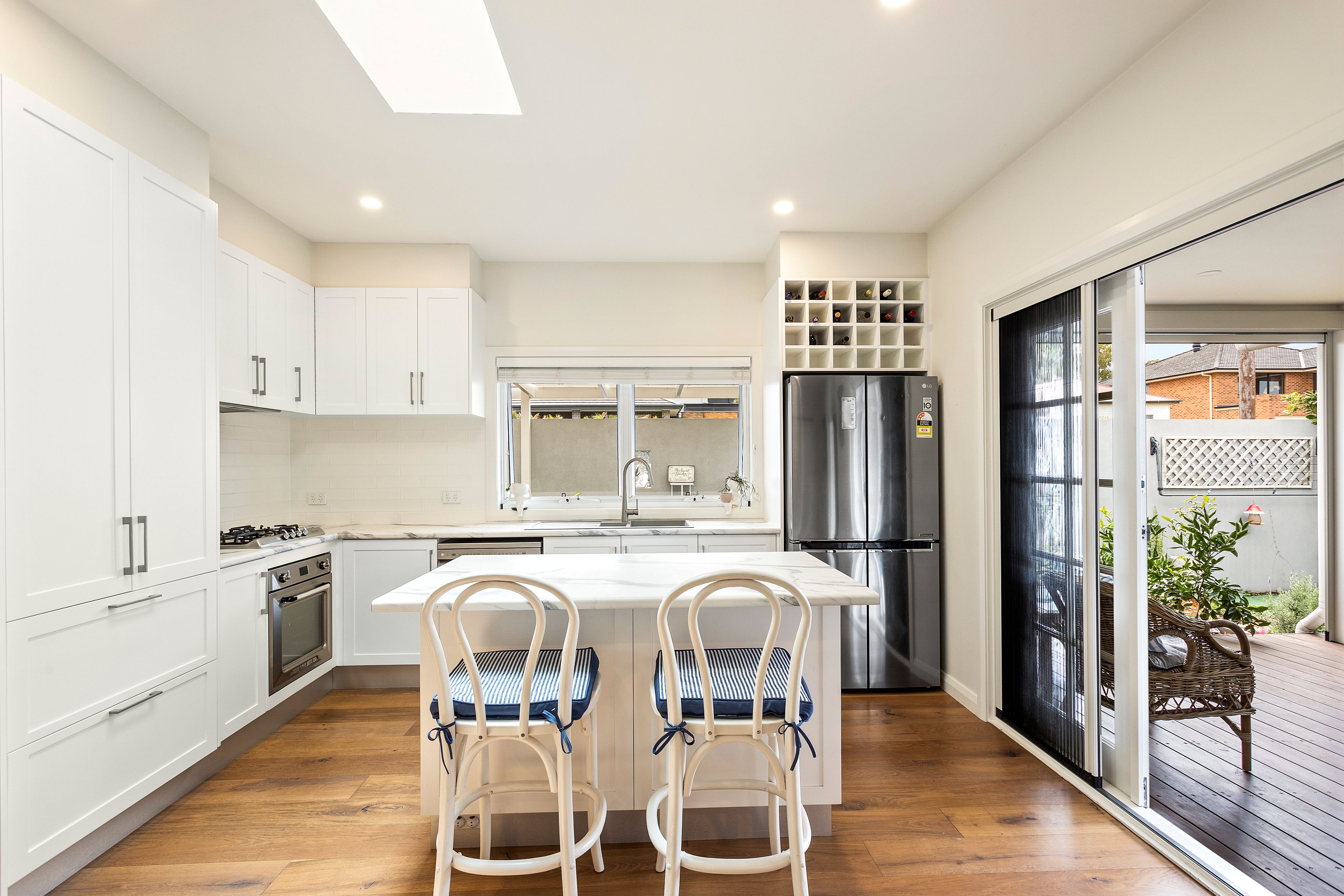 16 Sophia Street — photo 3 of 24