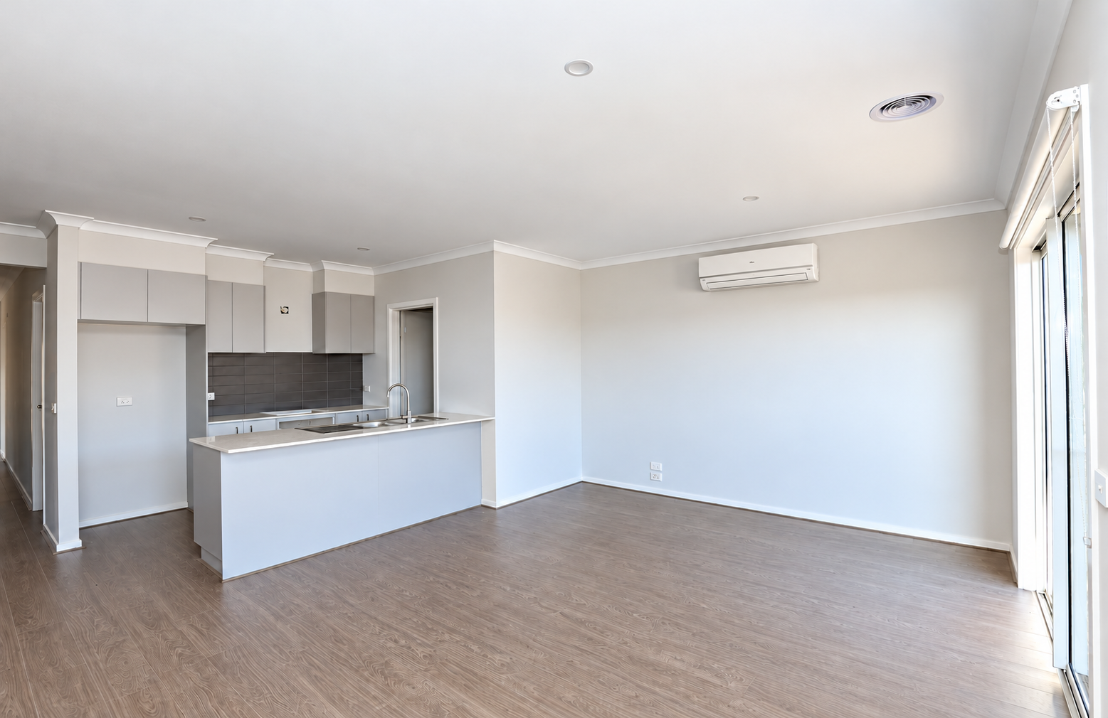 20 Somerton Avenue — photo 3 of 7