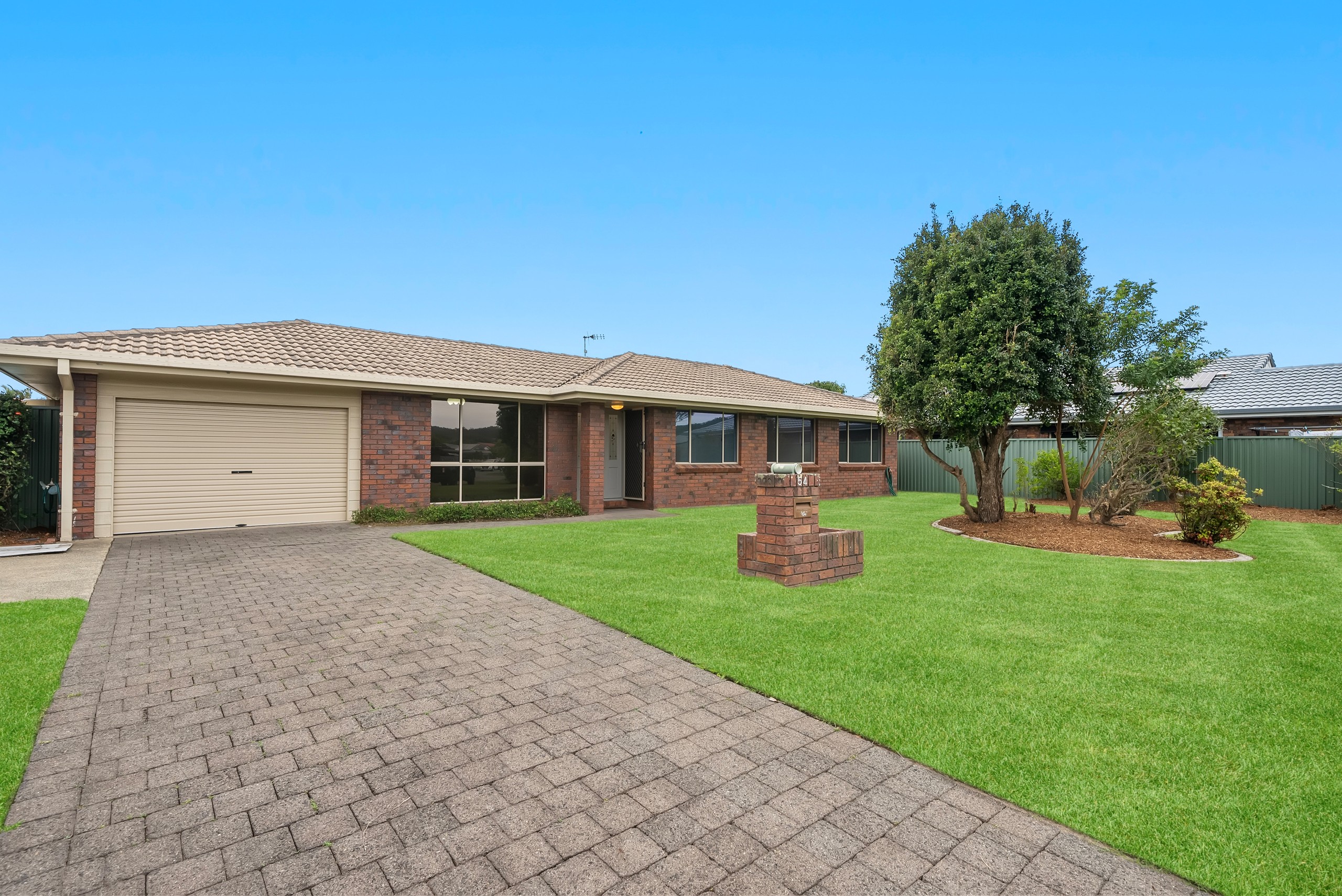 54 Bergamont Street, Elanora, QLD 4221