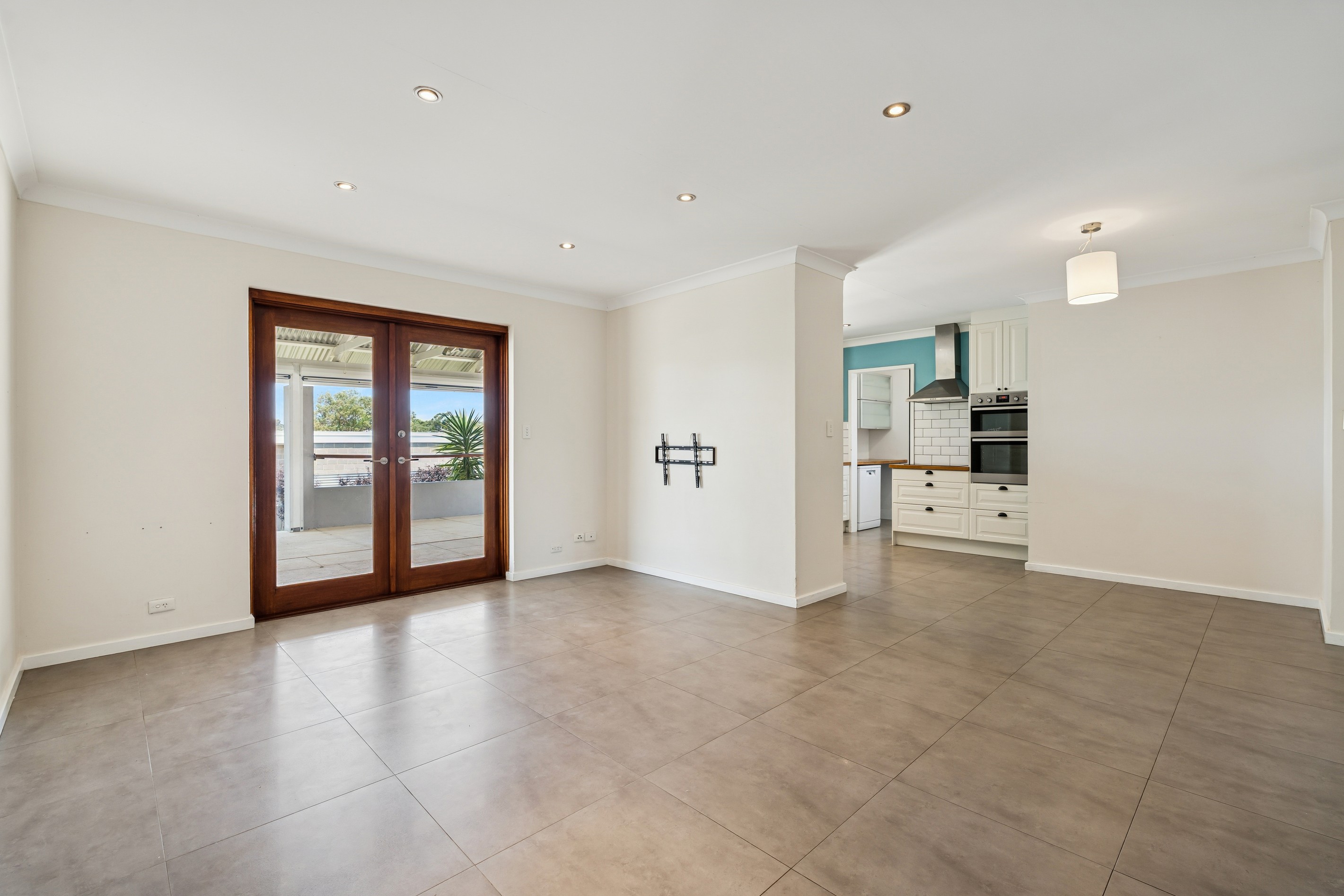 180 Bridgewater Drive, Kallaroo, WA 6025