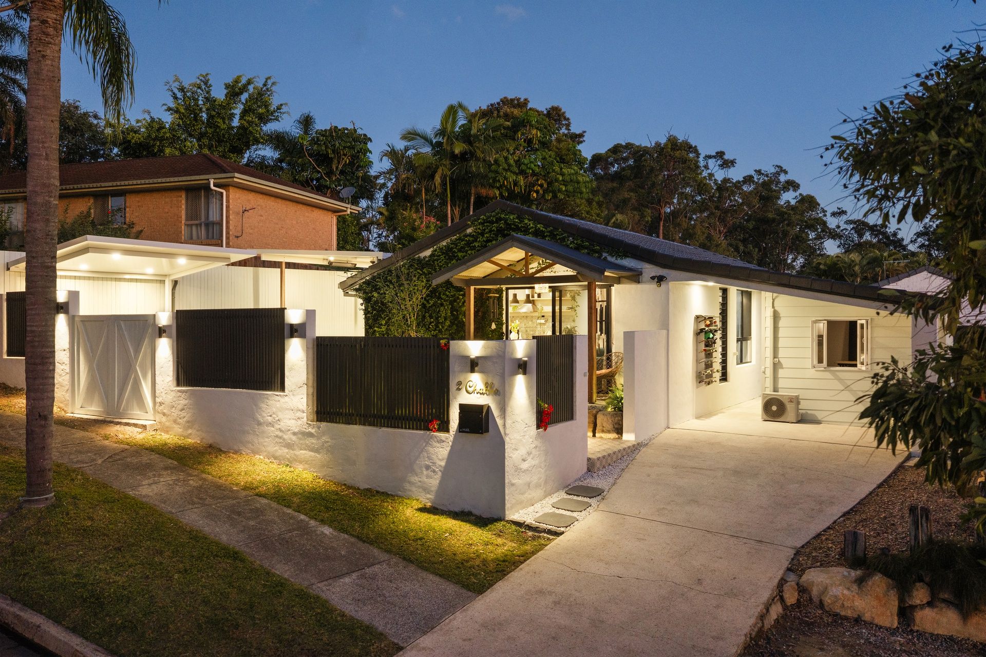2 Chablis Court, Molendinar, QLD 4214