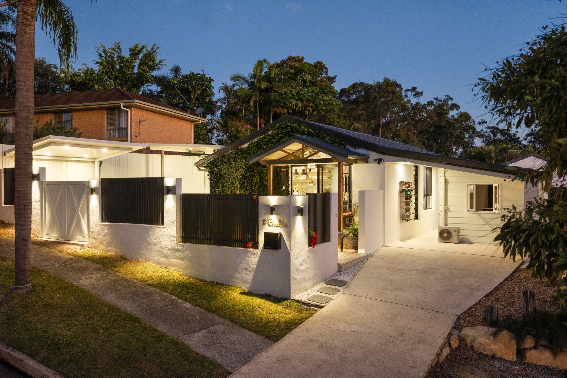 2 Chablis Court, Molendinar, QLD 4214