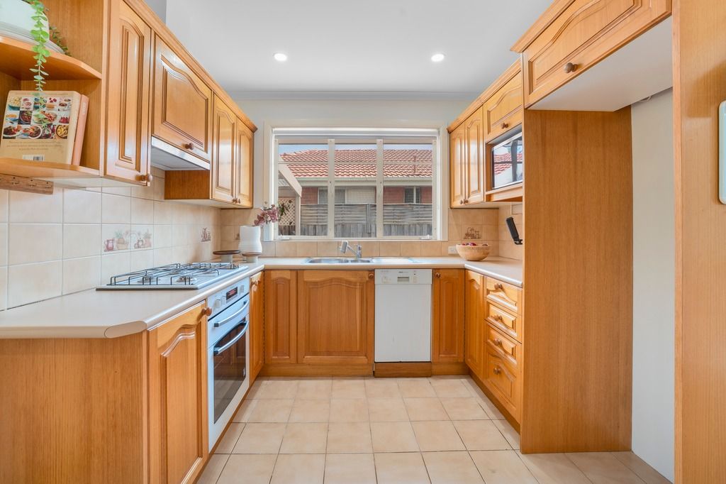 27 Lincoln Drive — photo 4 of 21