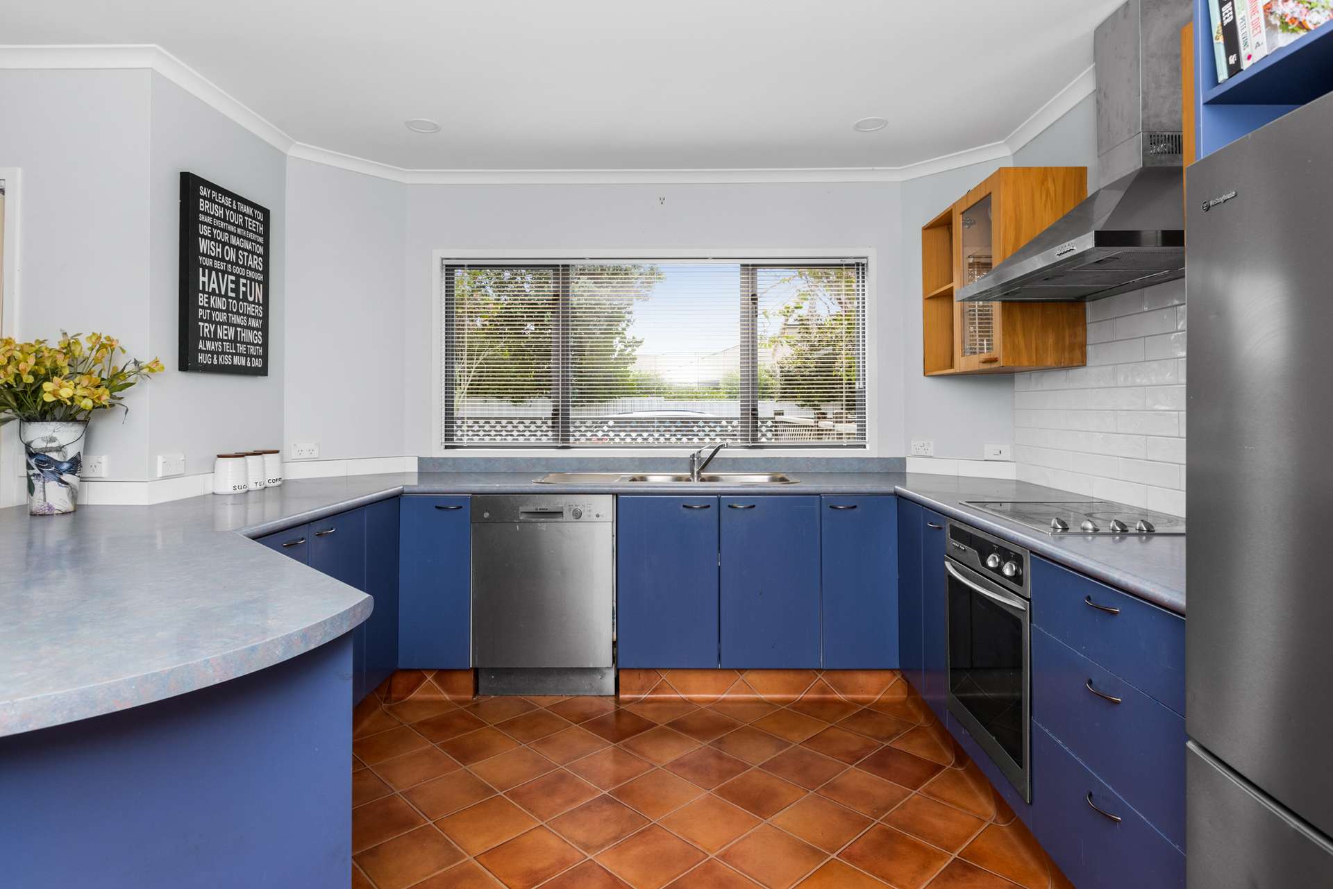 1 Thode Place photo 3