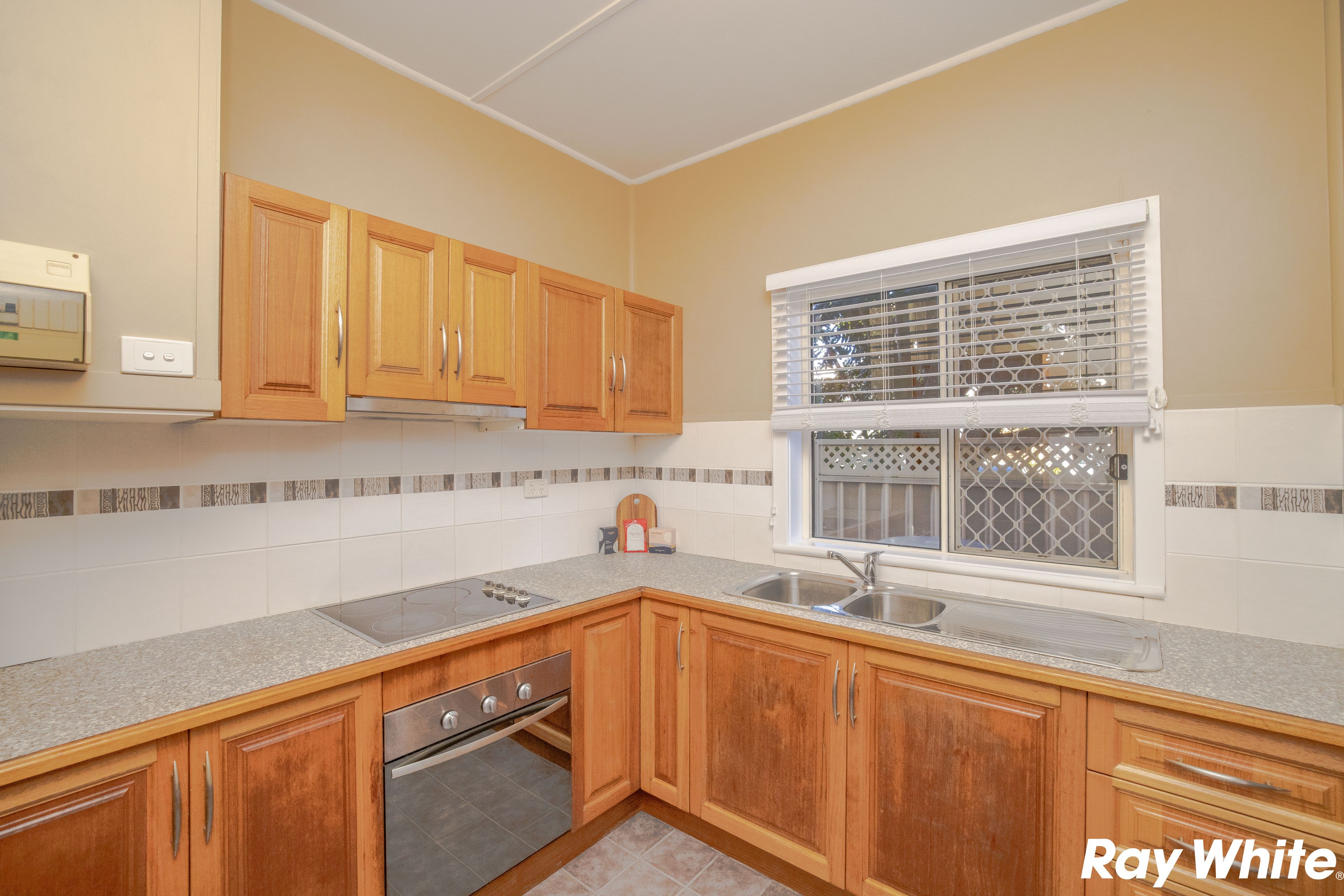 2/20 Helen Street — photo 4 of 5
