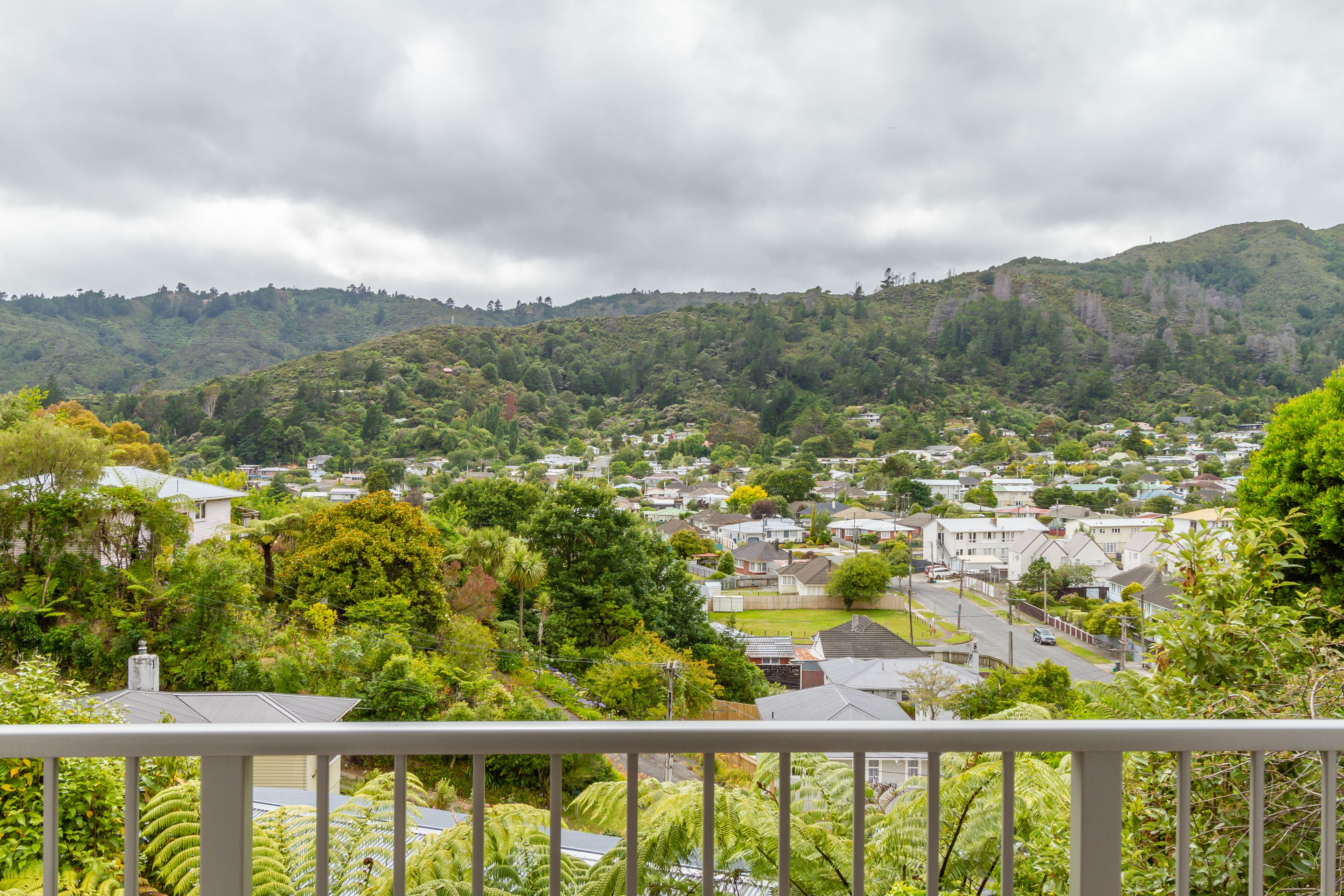 23b Rintoul Grove, Stokes Valley, Lower Hutt City