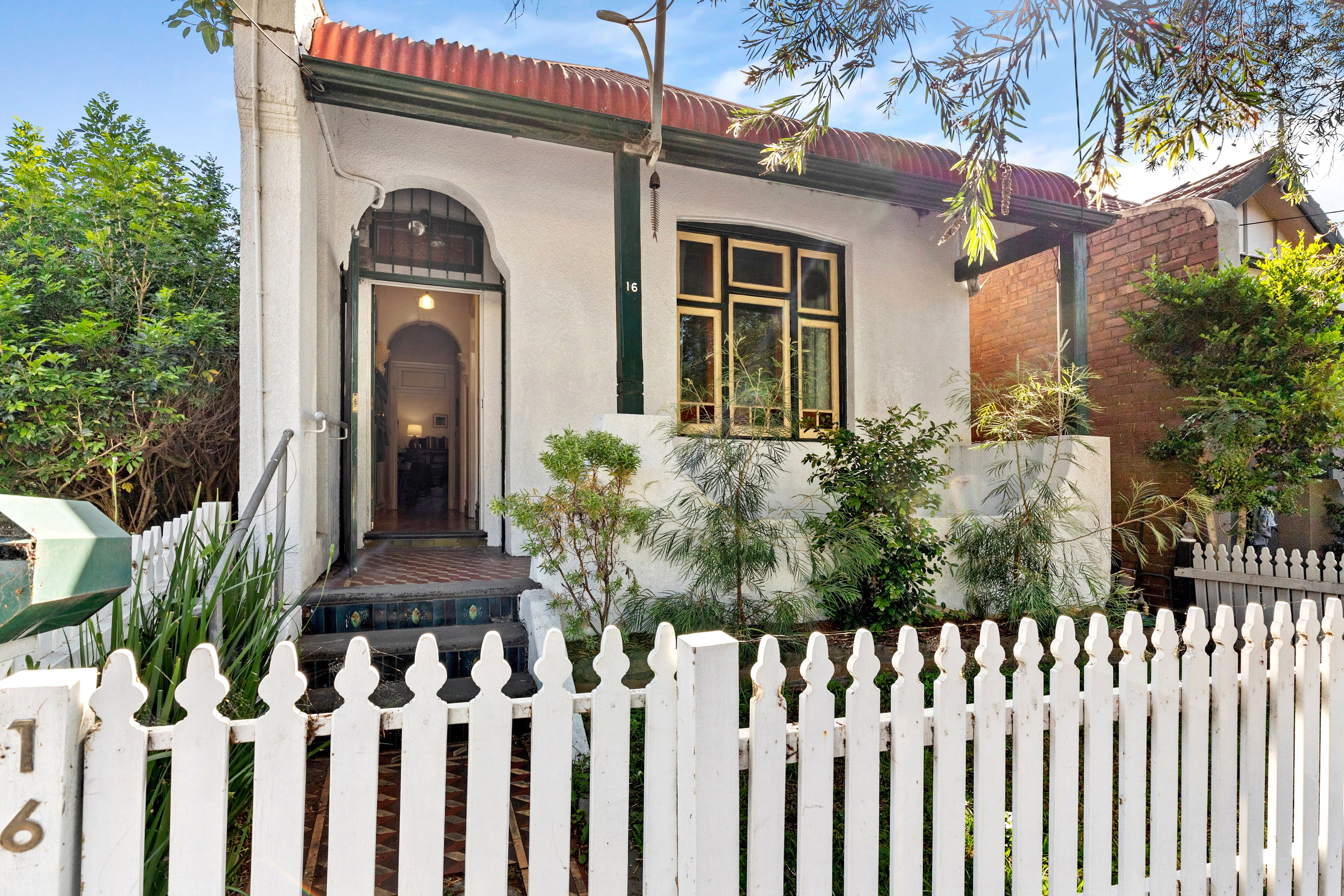 16 Grove Street, St Peters, NSW 2044