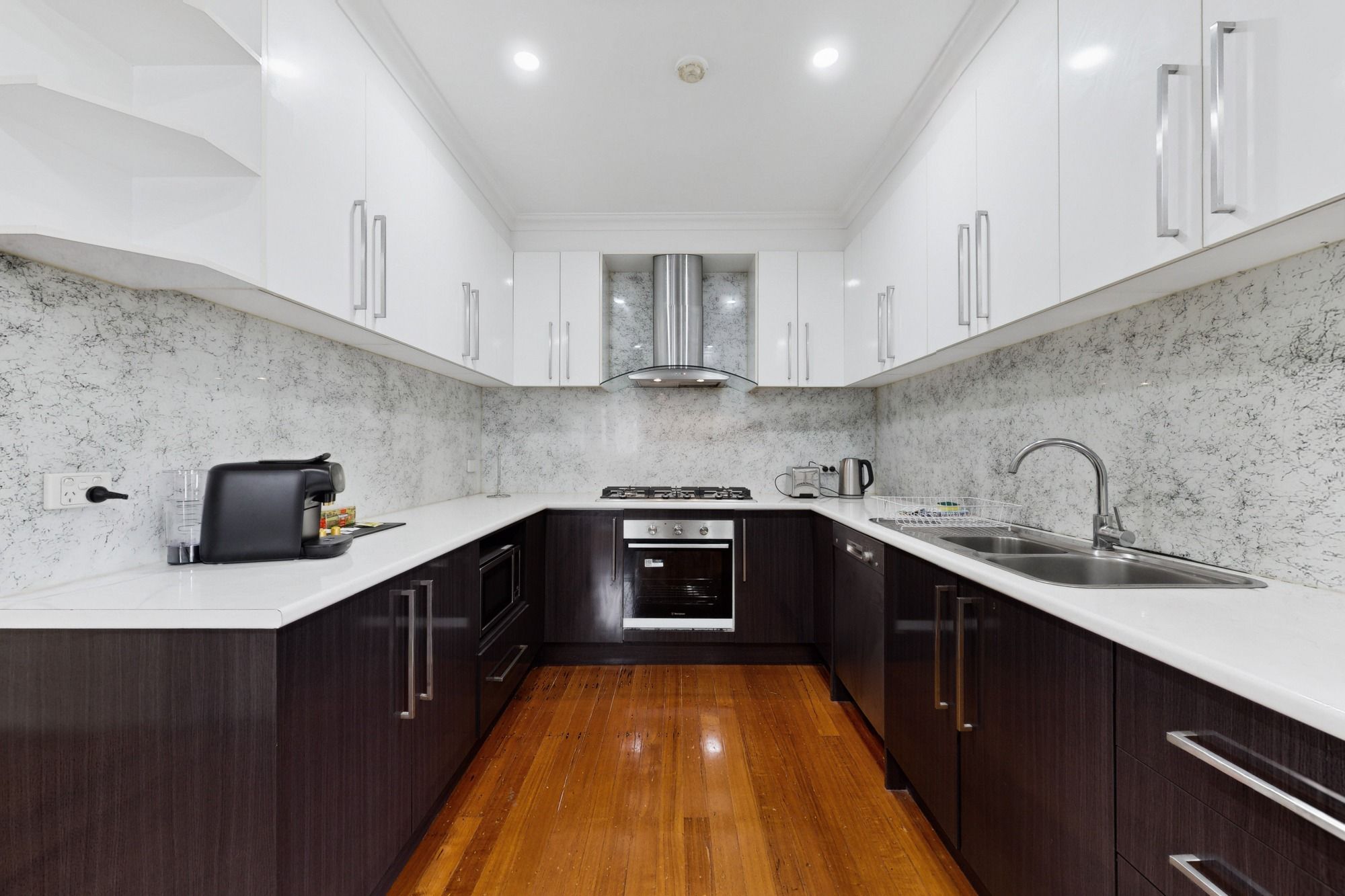 135 John Street — photo 3 of 14