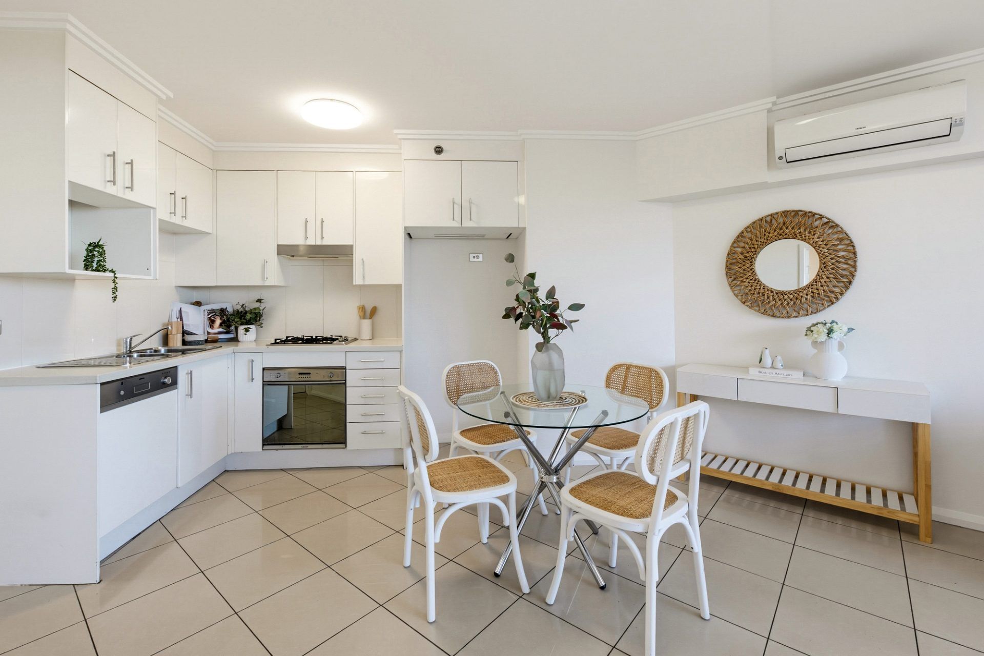 218/13-15 Hassall Street — photo 4 of 21