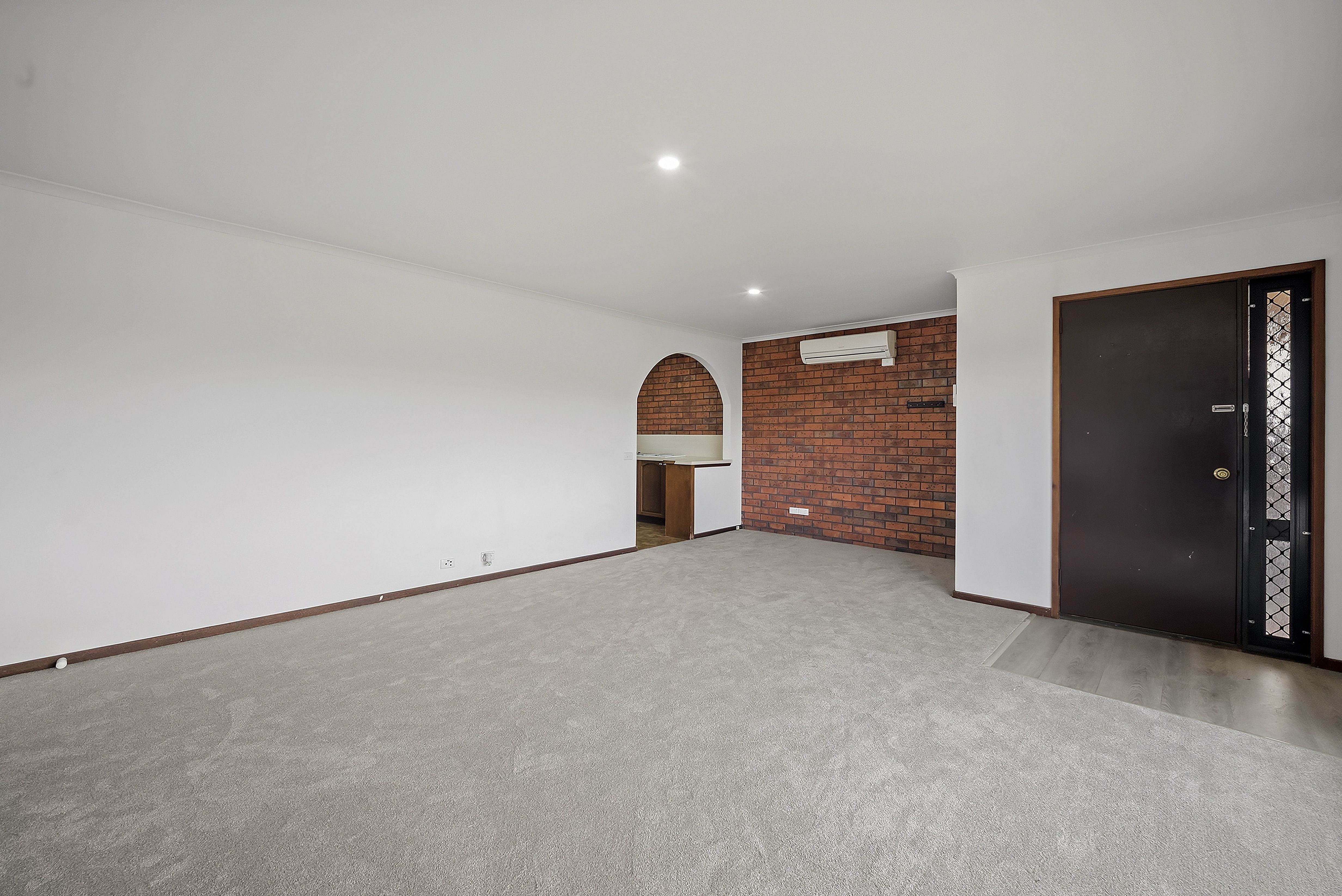 1/2 Moonah Street — photo 3 of 8