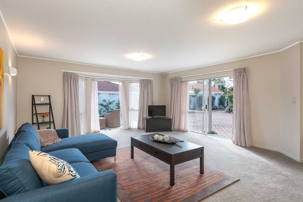 2/38 Eastcoast Road, Milford, North Shore City