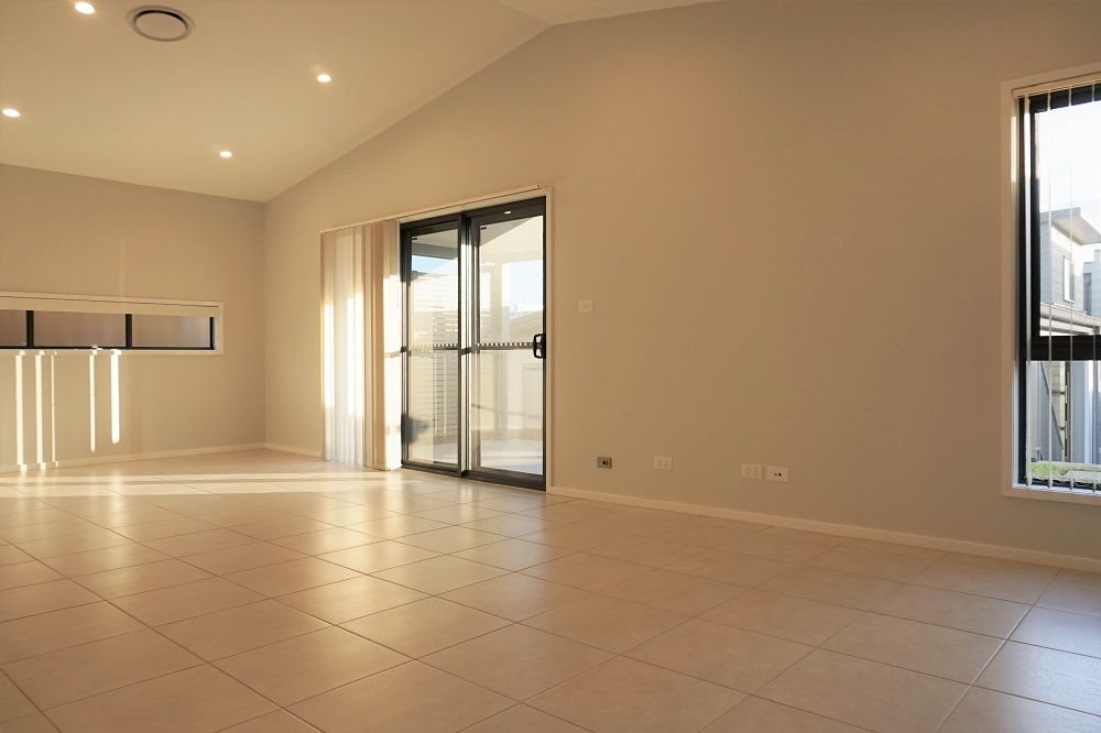 11 Romney Street, Elderslie, NSW 2570