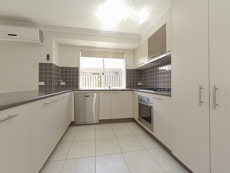 40 Elvena Circuit, Little Mountain, QLD 4551