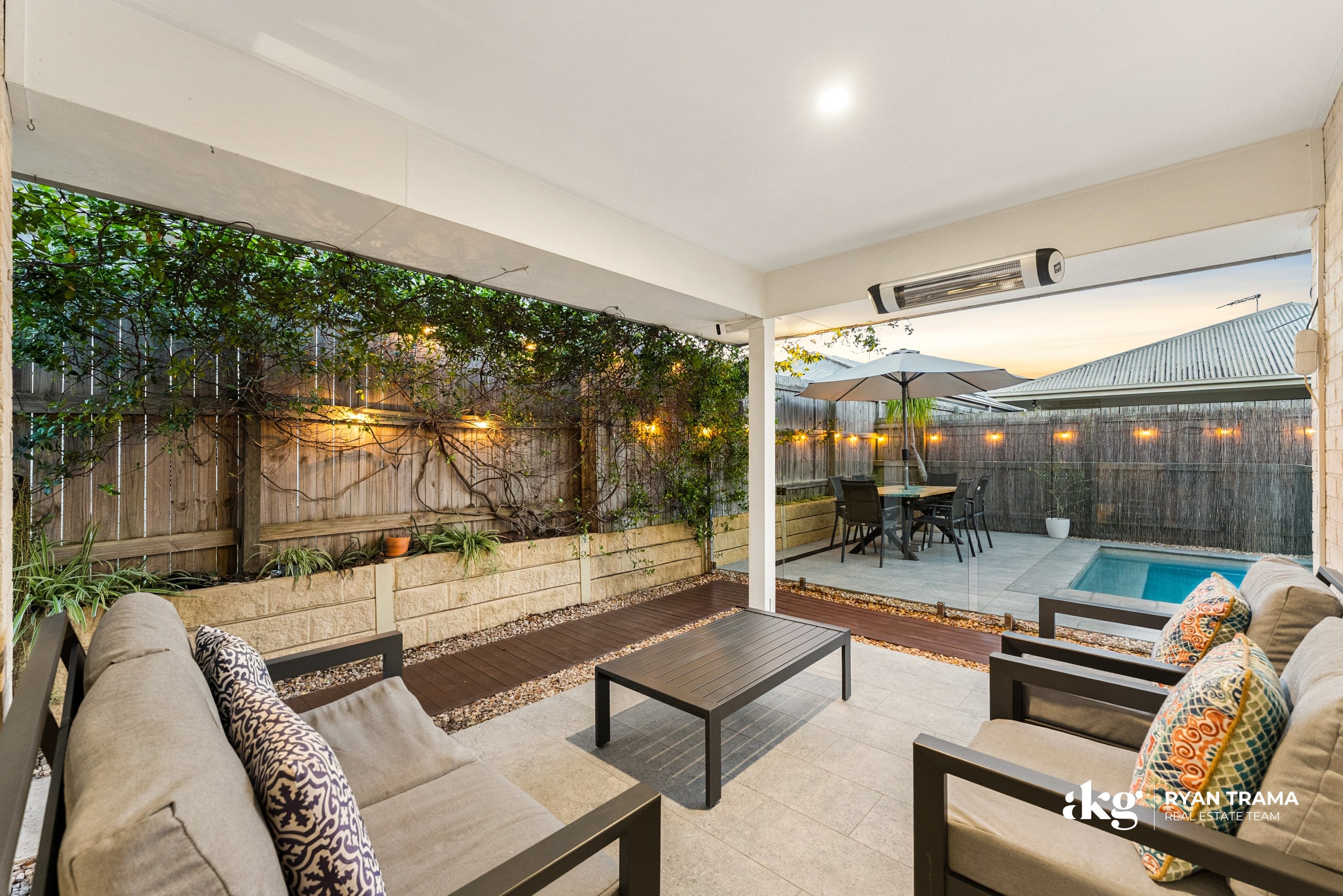 4 Hinkler Way, Park Ridge, QLD 4125