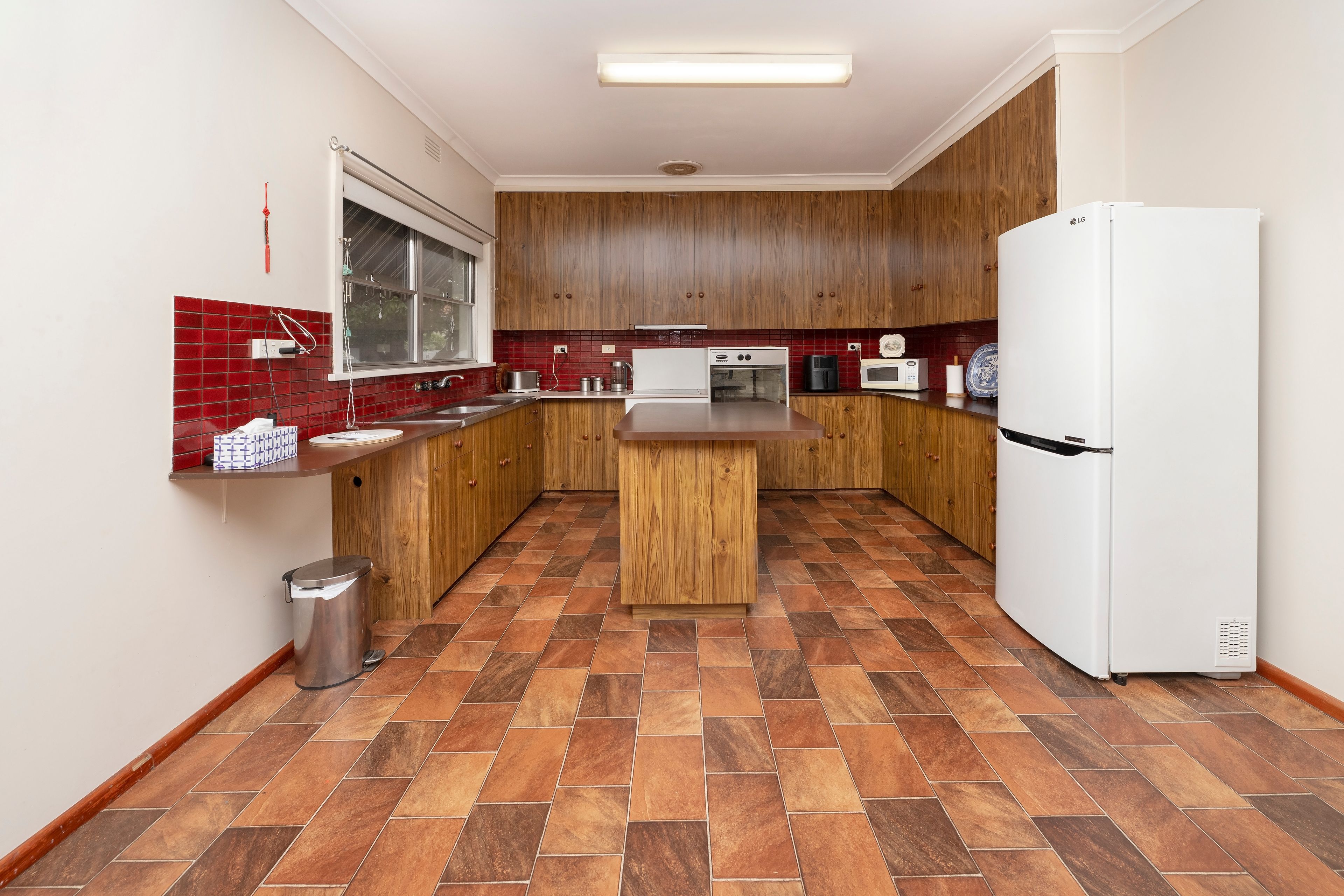 16 Hayes Hill Road — photo 4 of 20