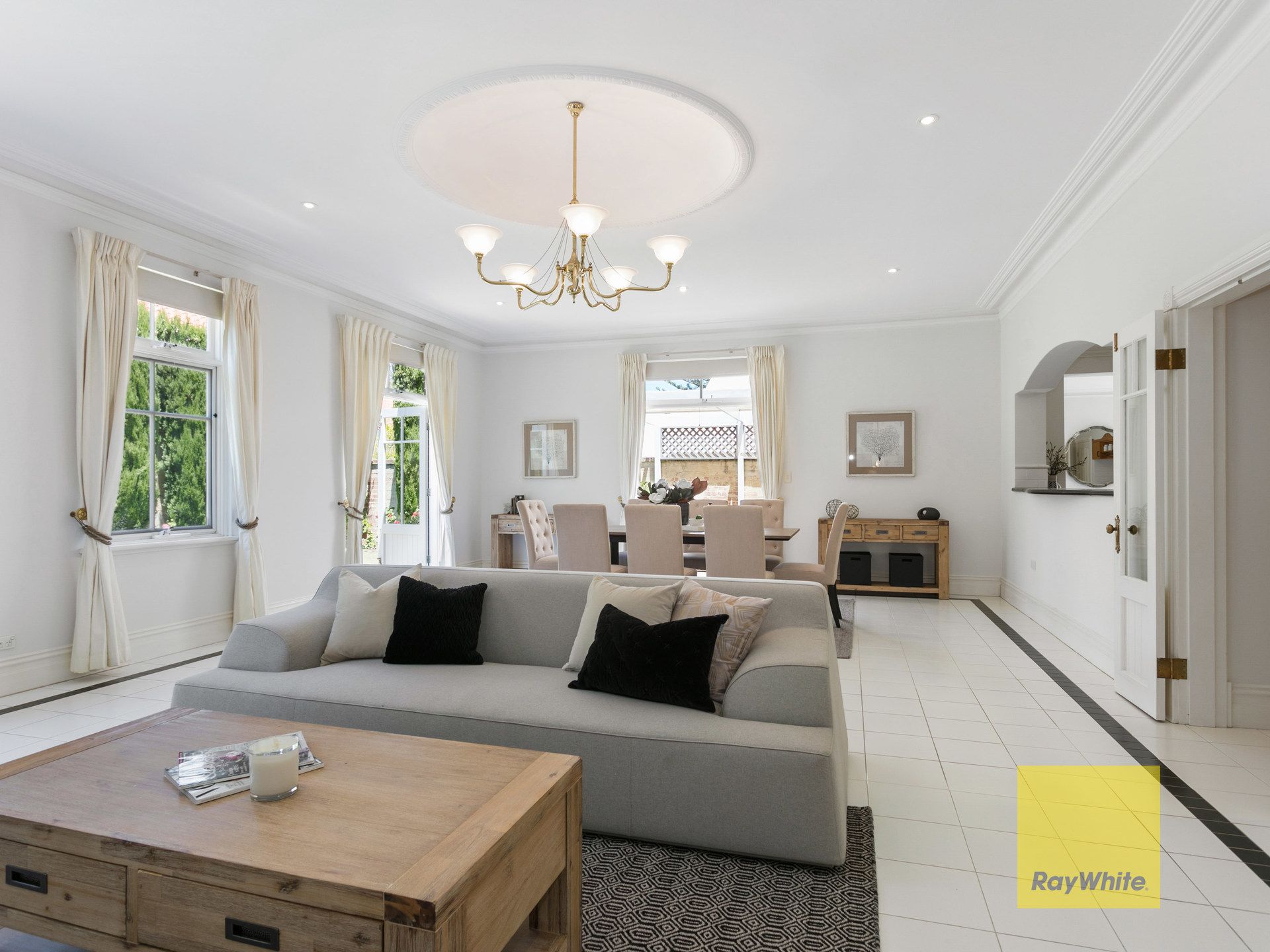 8 Minderup Close, Claremont, WA 6010
