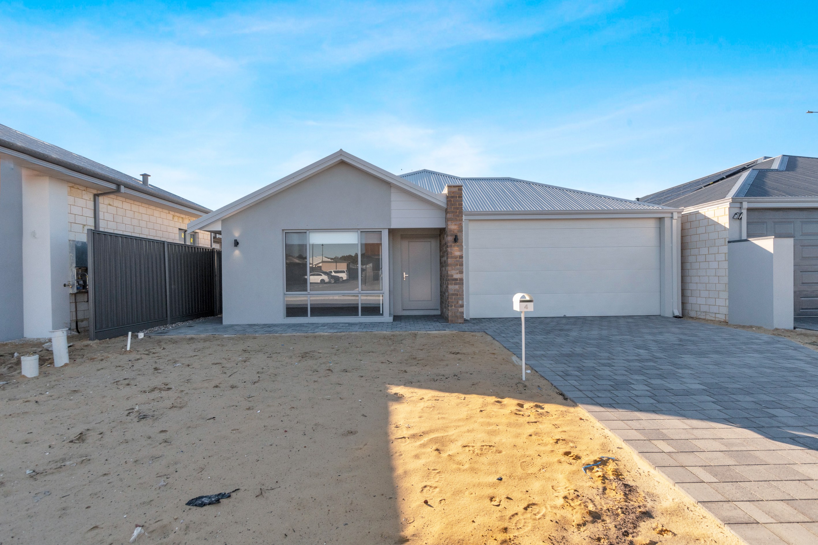4 Swanzey Grove, Wellard, WA 6170