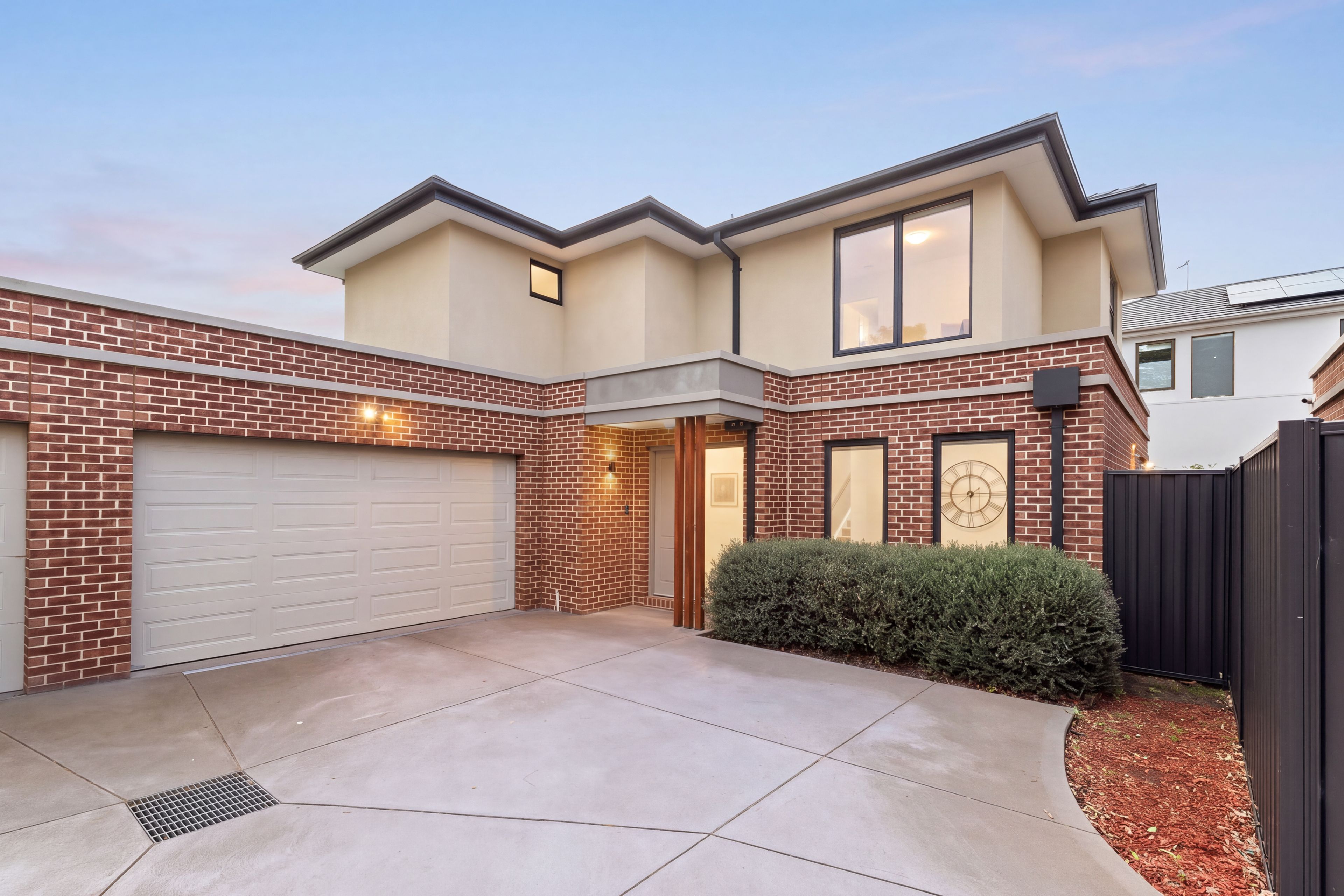 3/3 Una Street — photo from Ray White Mount Waverley