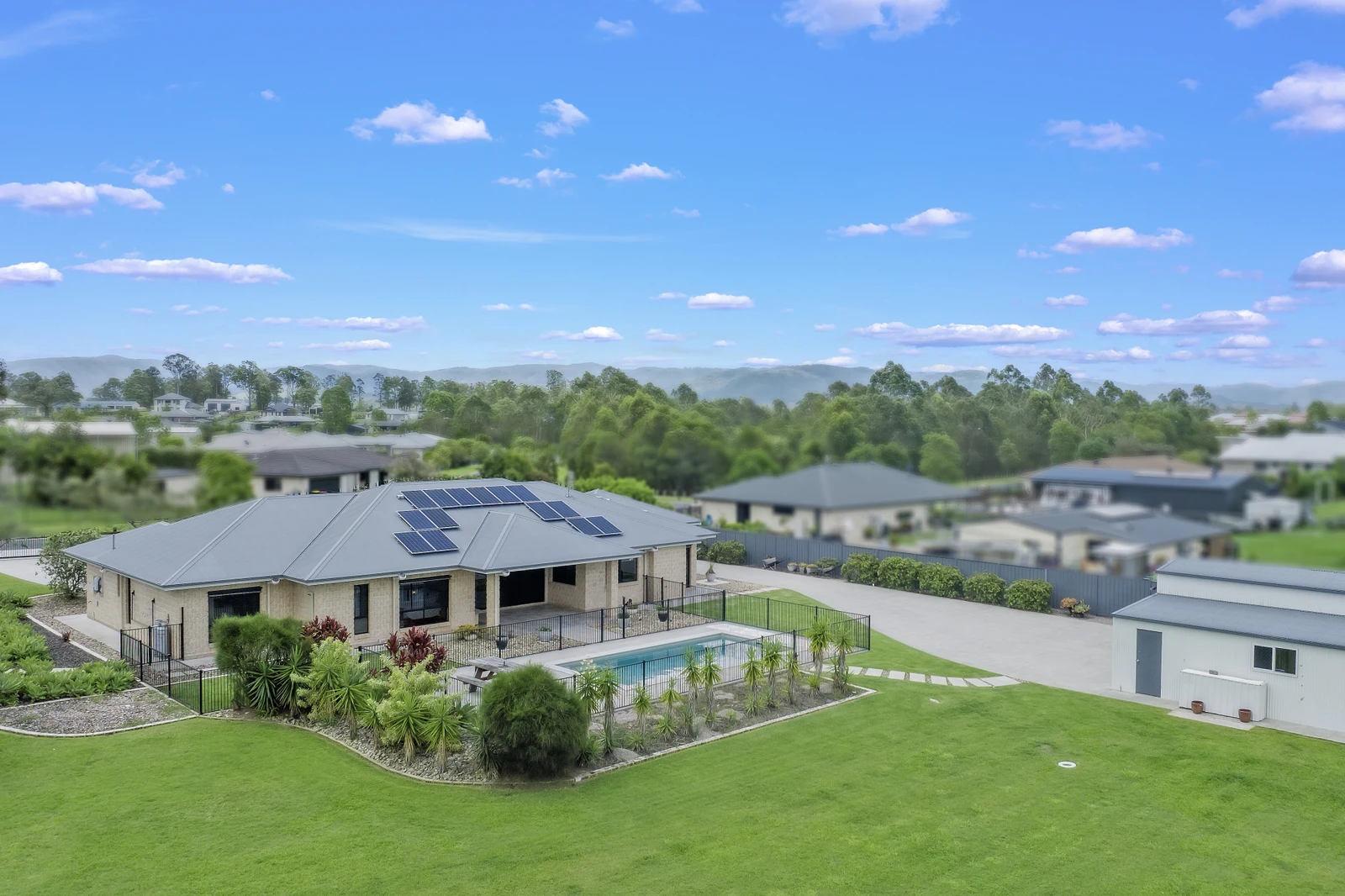 147 Sippel Drive, Woodford, QLD 4514