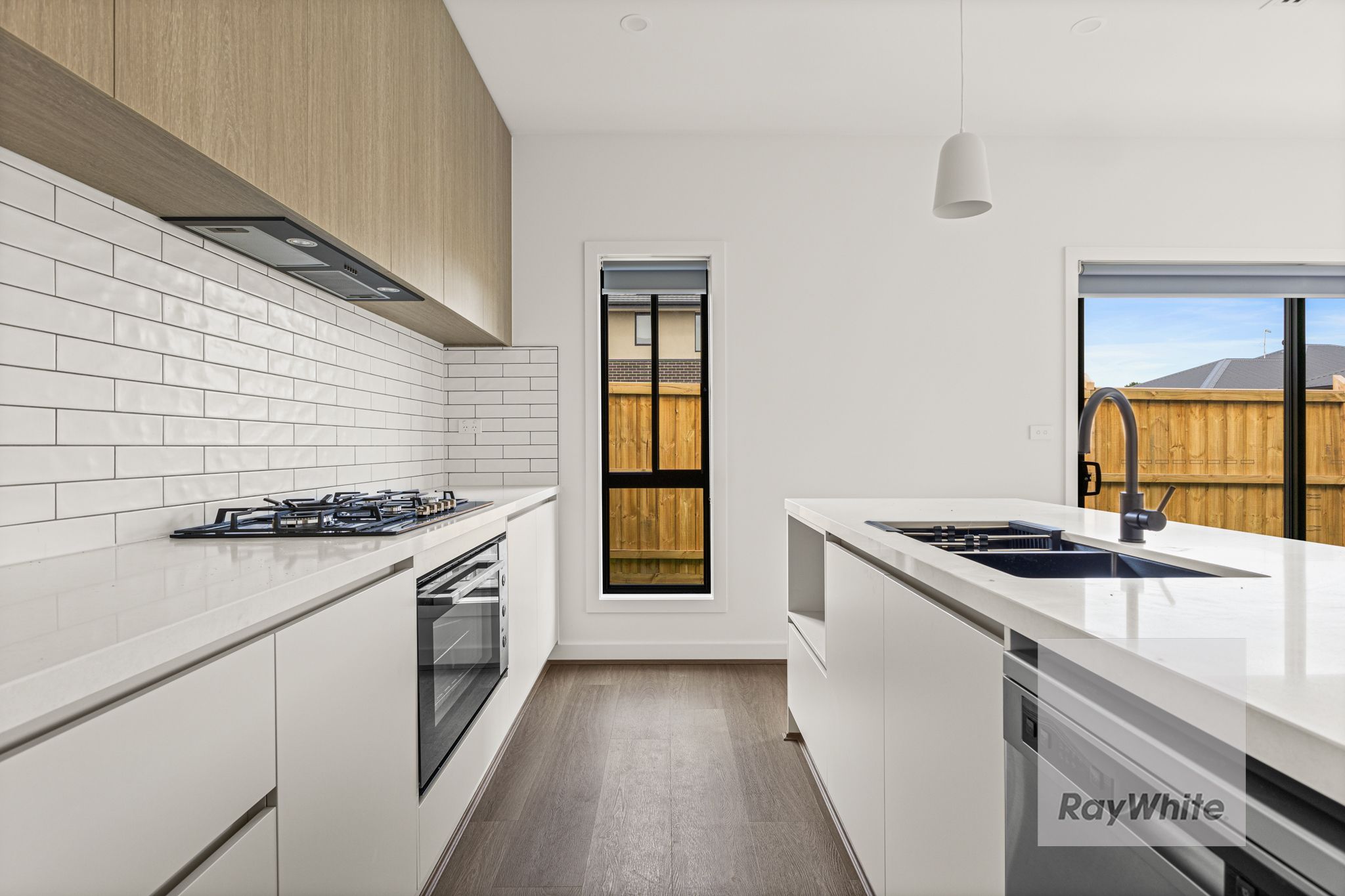 27 Petersfield Way — photo 6 of 11