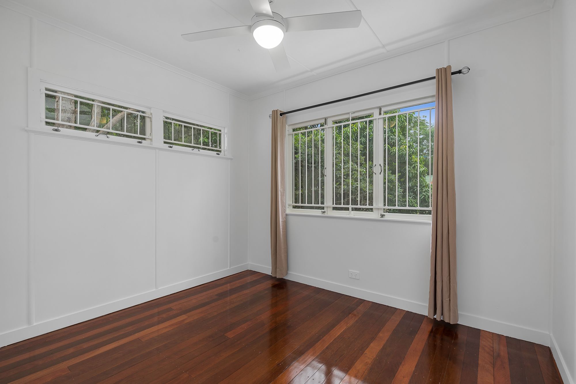 653 Moggill Road — photo 9 of 9