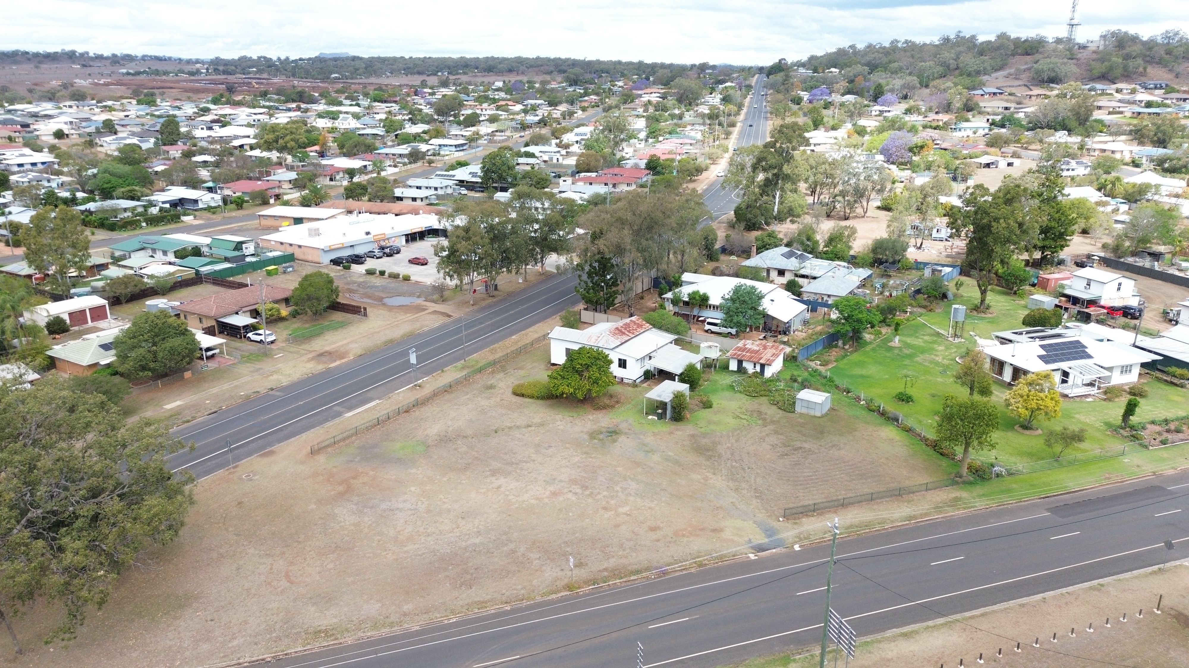 2 Toowoomba Road, Oakey, QLD 4401