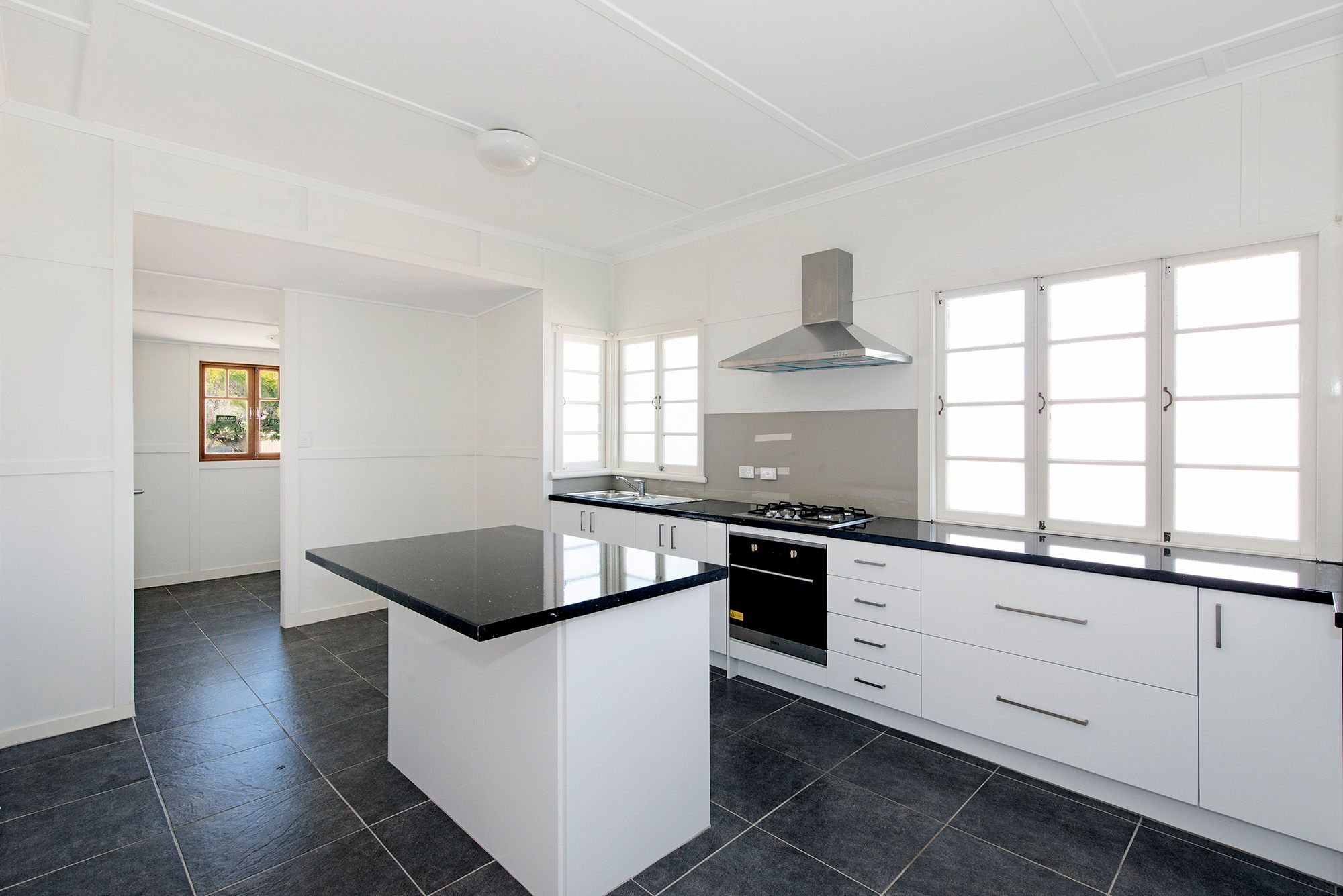 15 Midgley Street, Carina, QLD 4152