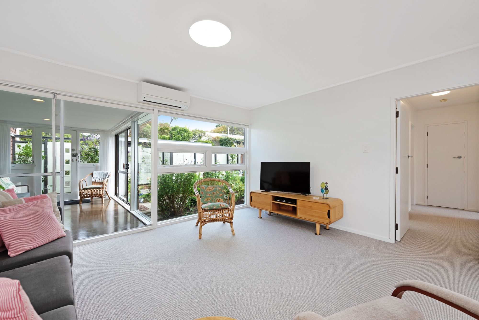 2/27 Box Hill, Khandallah, Wellington City