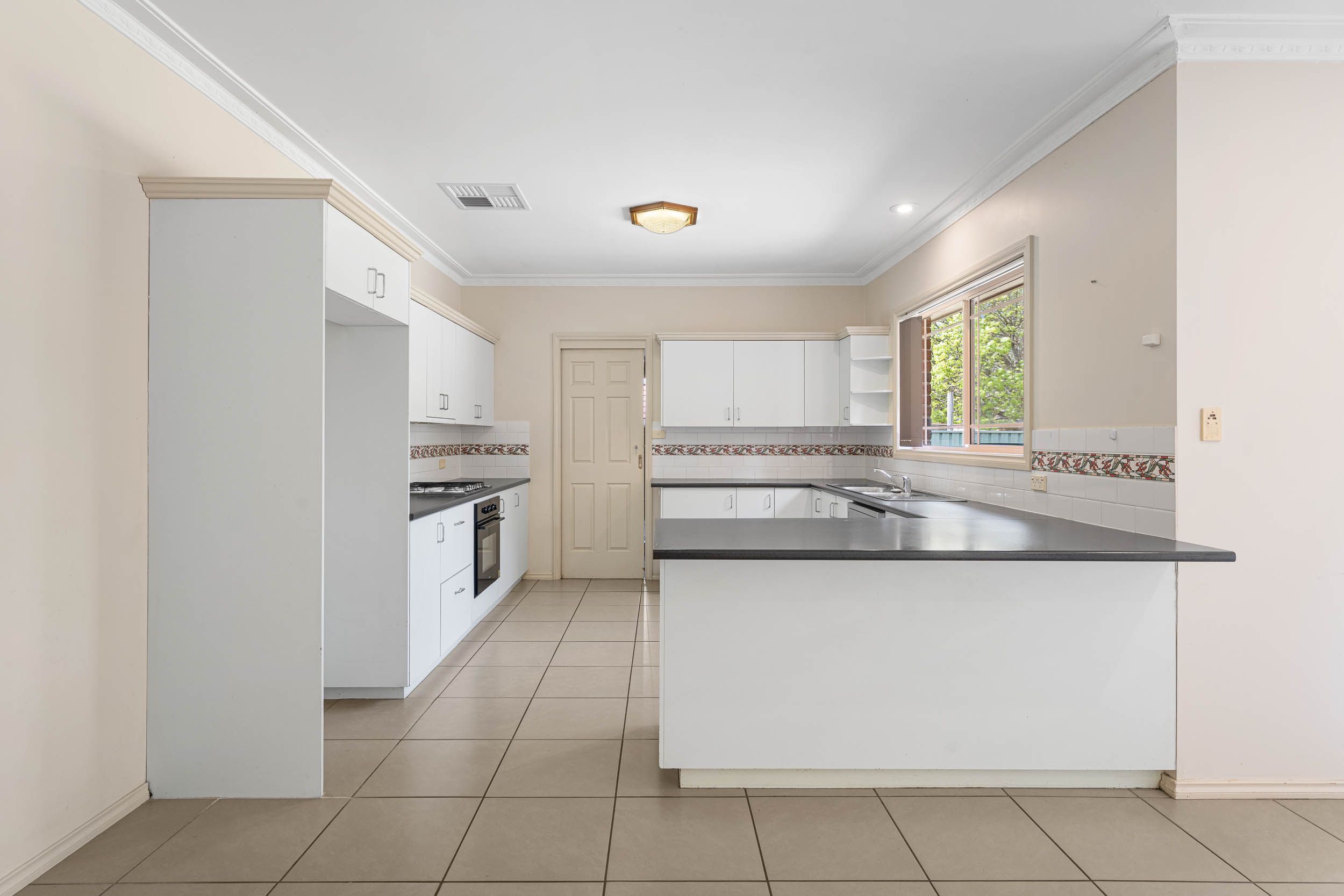 110 Mary Street — photo 6 of 18