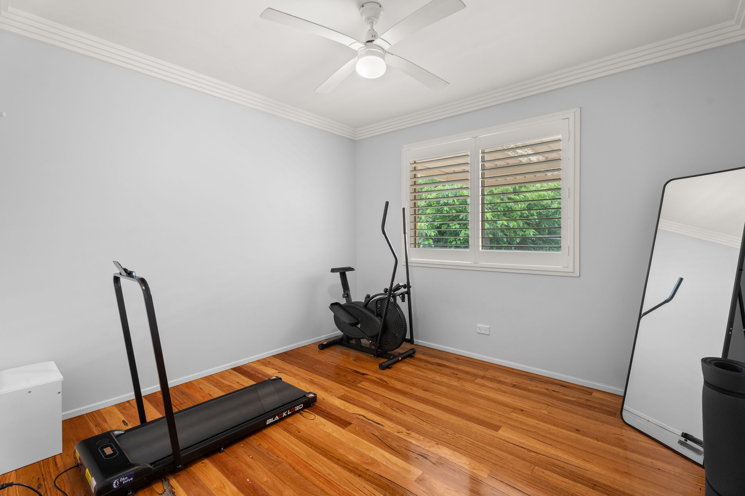 57 Warburton Crescent — photo 14 of 23