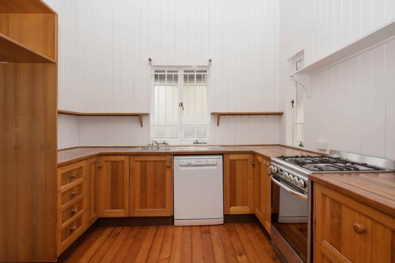 105 Simpsons Road, Bardon, QLD 4065