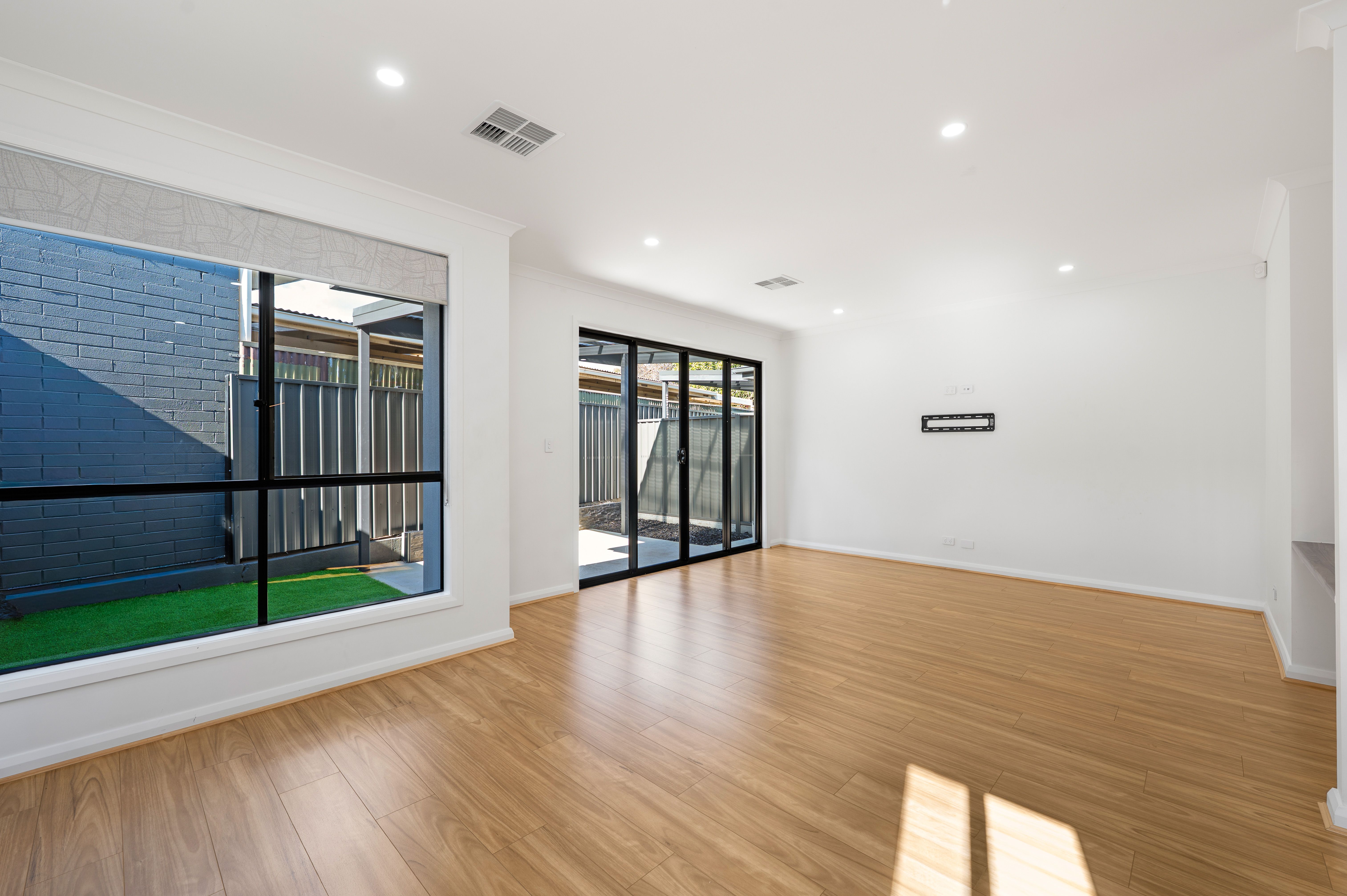 8B Hodge Road — photo 7 of 19