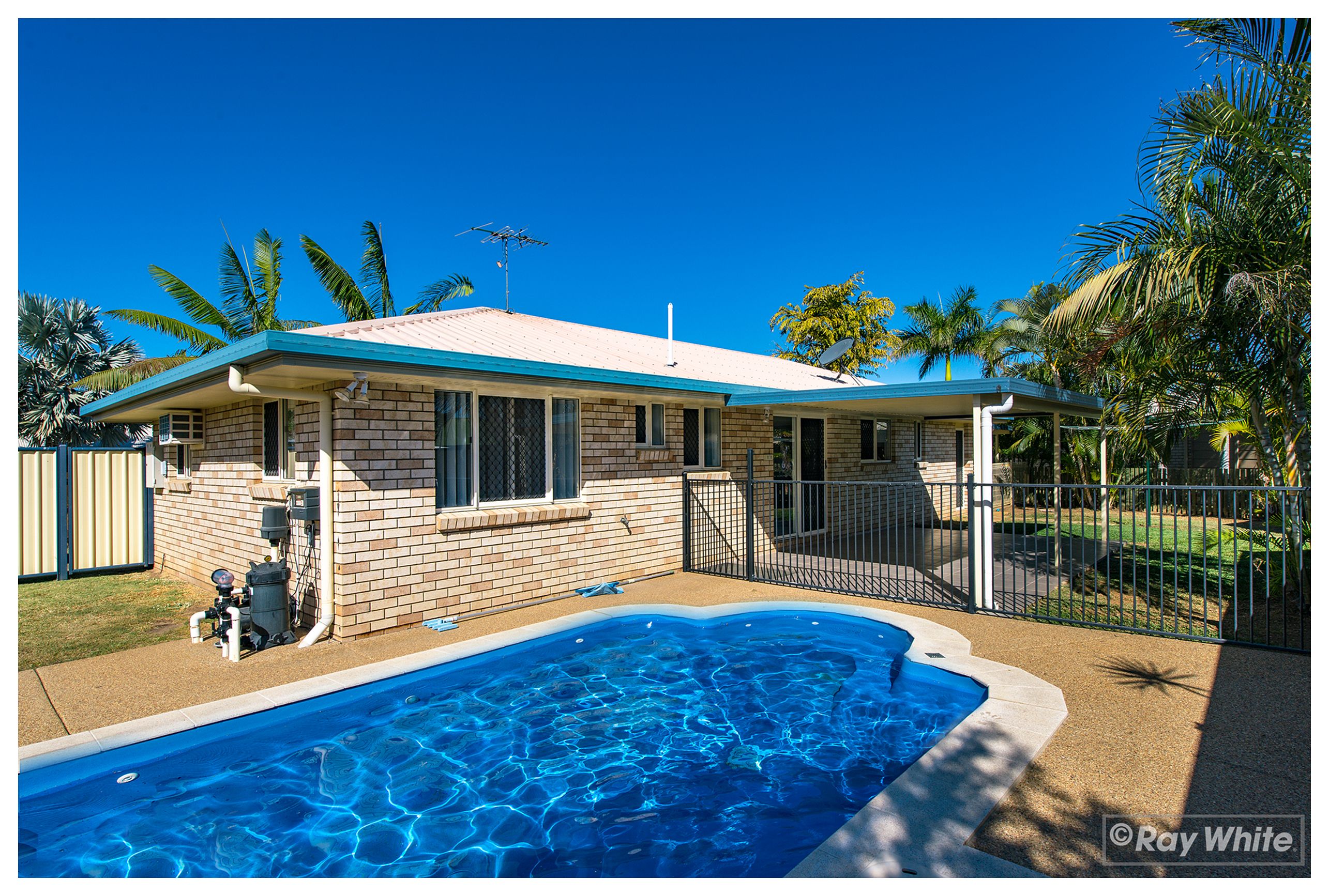 17 COL Crescent, Parkhurst QLD 4702