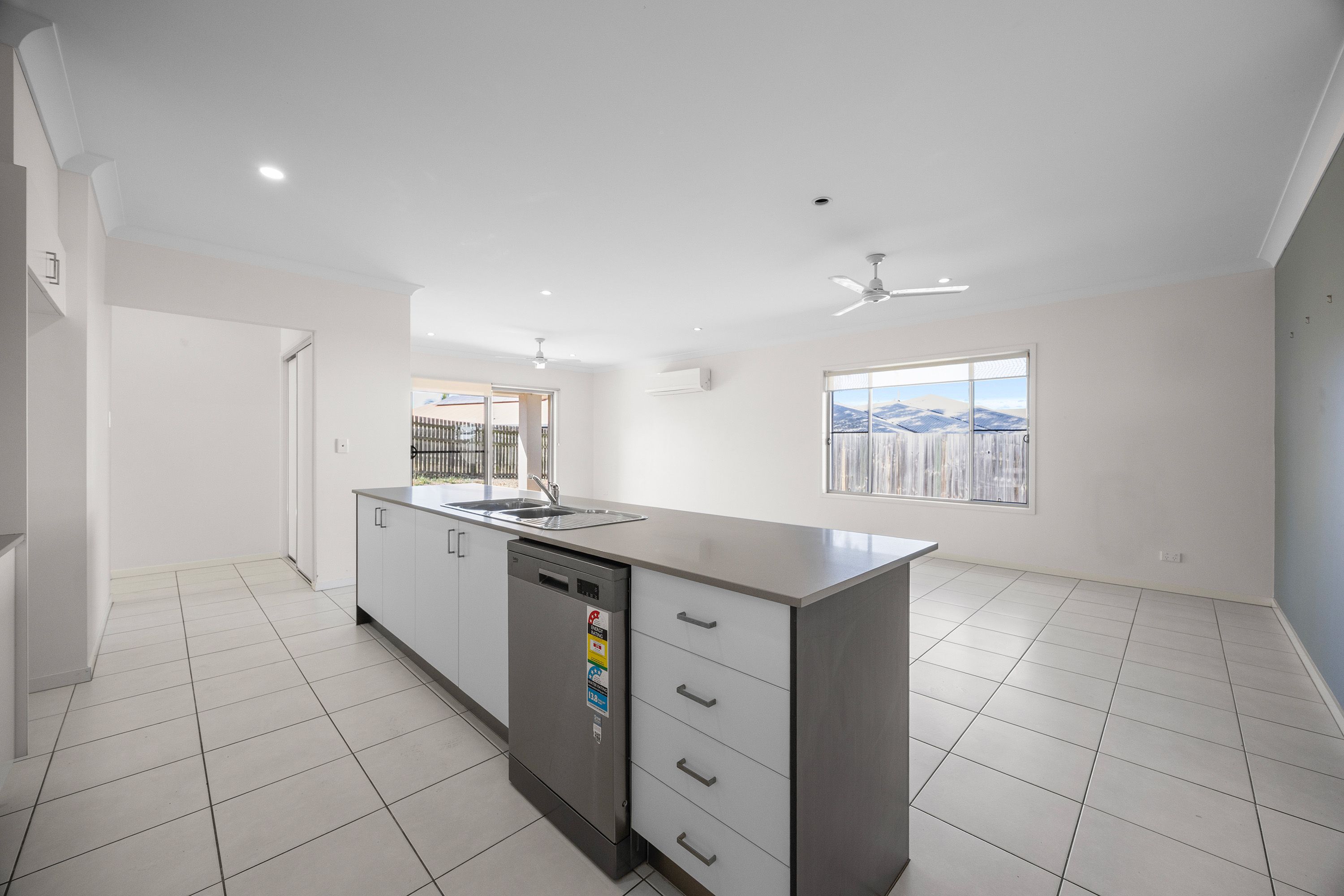 4 Wentworth Place, Glen Eden, QLD 4680