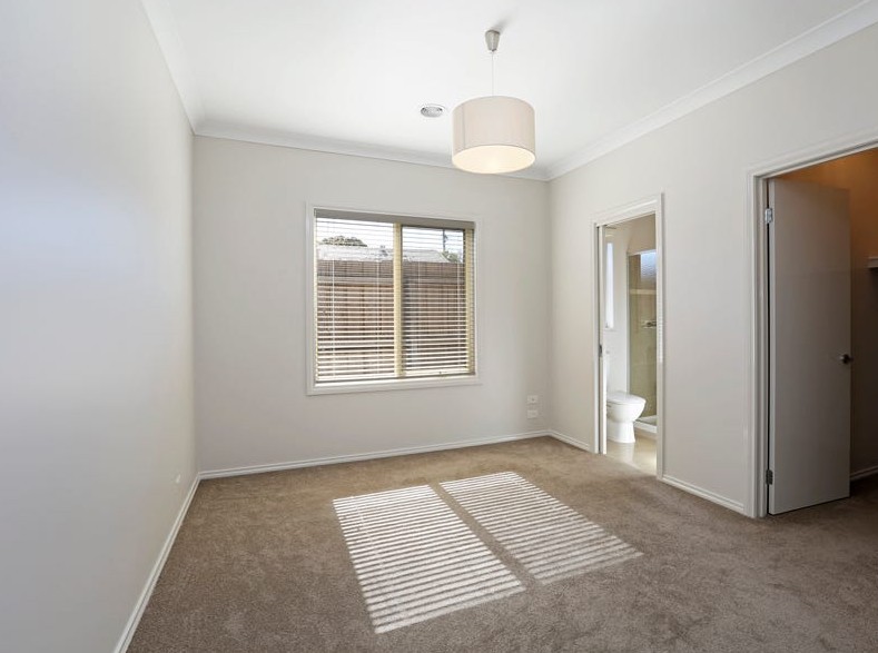 1/1 Dorothy Avenue, Belmont, VIC 3216