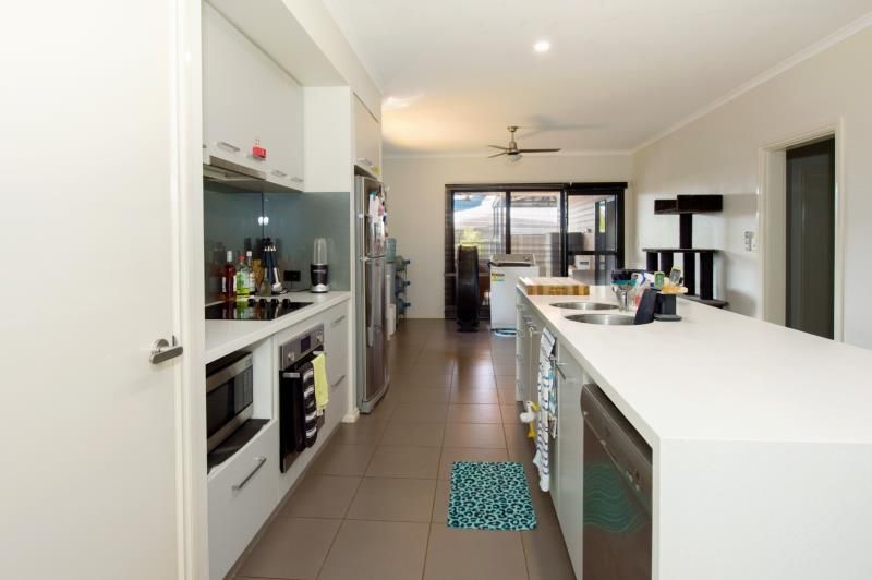 17 Tharnda Road, Baynton, WA 6714