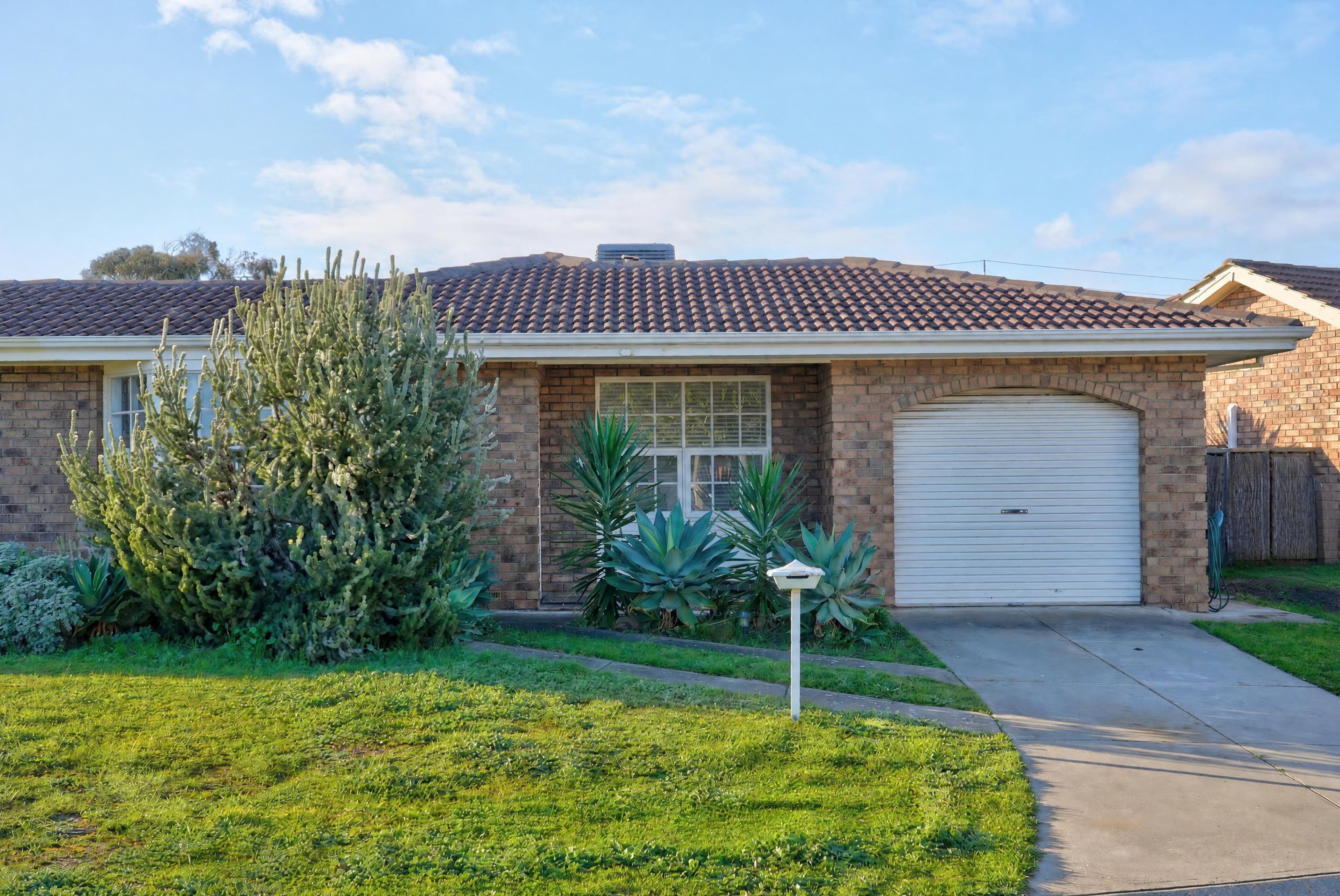2/2 Hansen Court, West Lakes Shore, SA 5020
