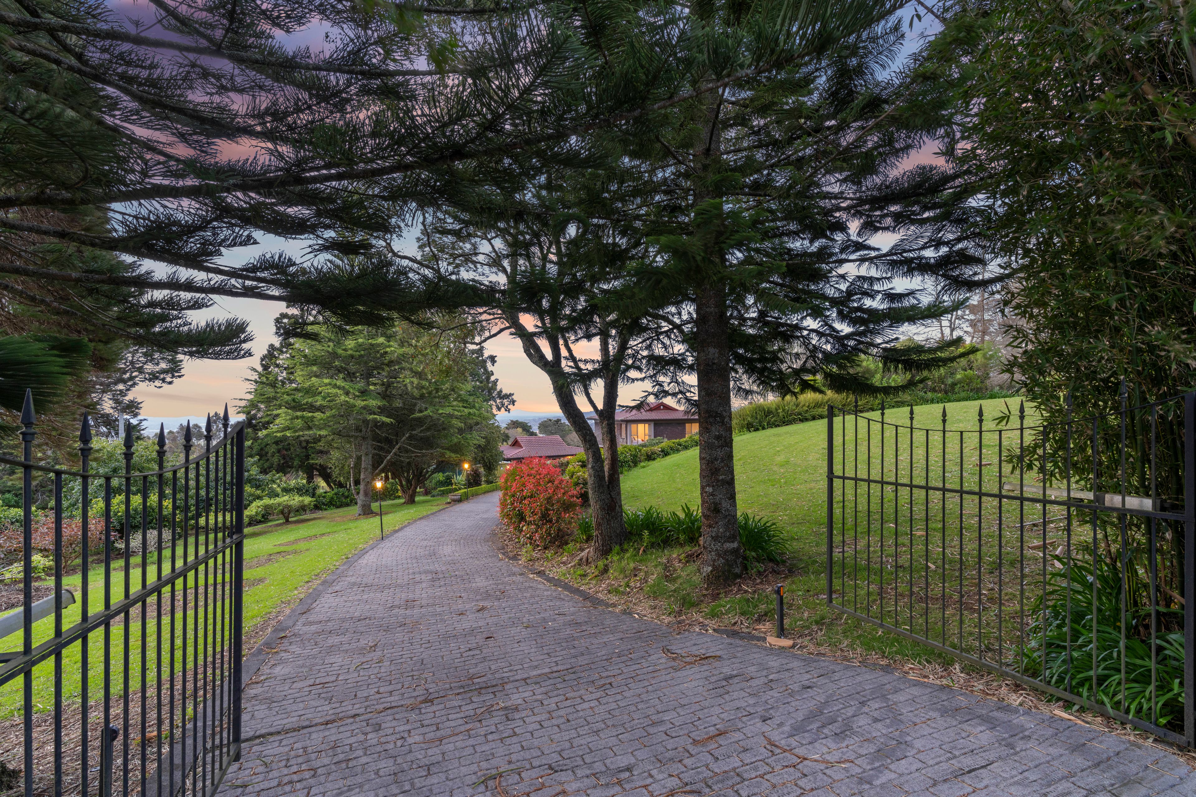 400 Redoubt Road, Totara Park, Manukau City